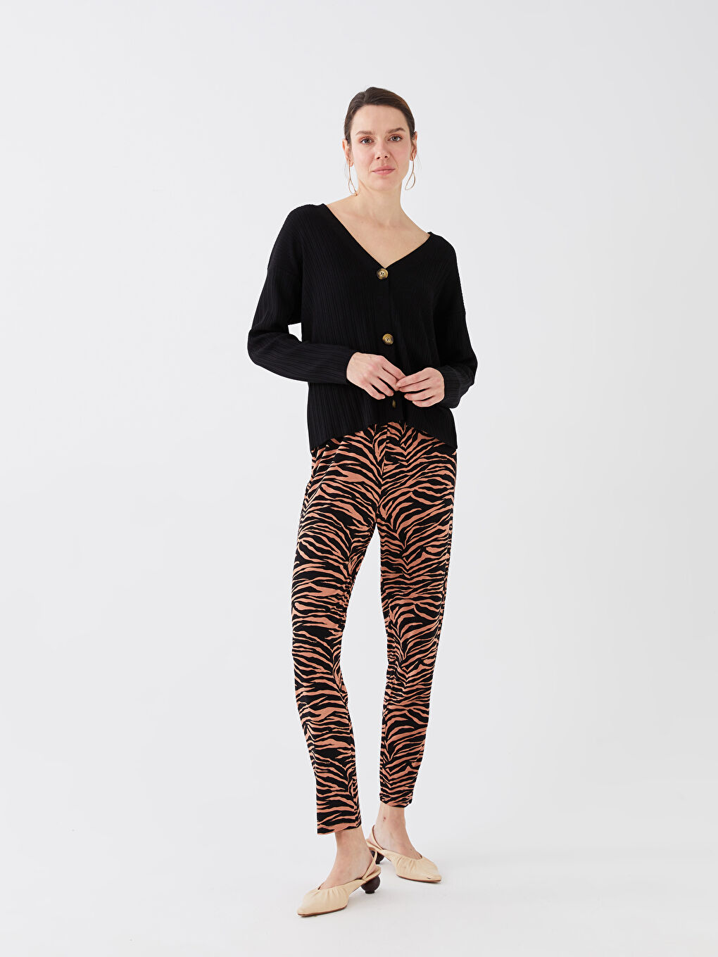 LCWAIKIKI بنەڕەتی پانتۆڵی ئارەقەی کەمەر لاستیک نەخشدار بۆ ژنان -S33854Z8-LQX