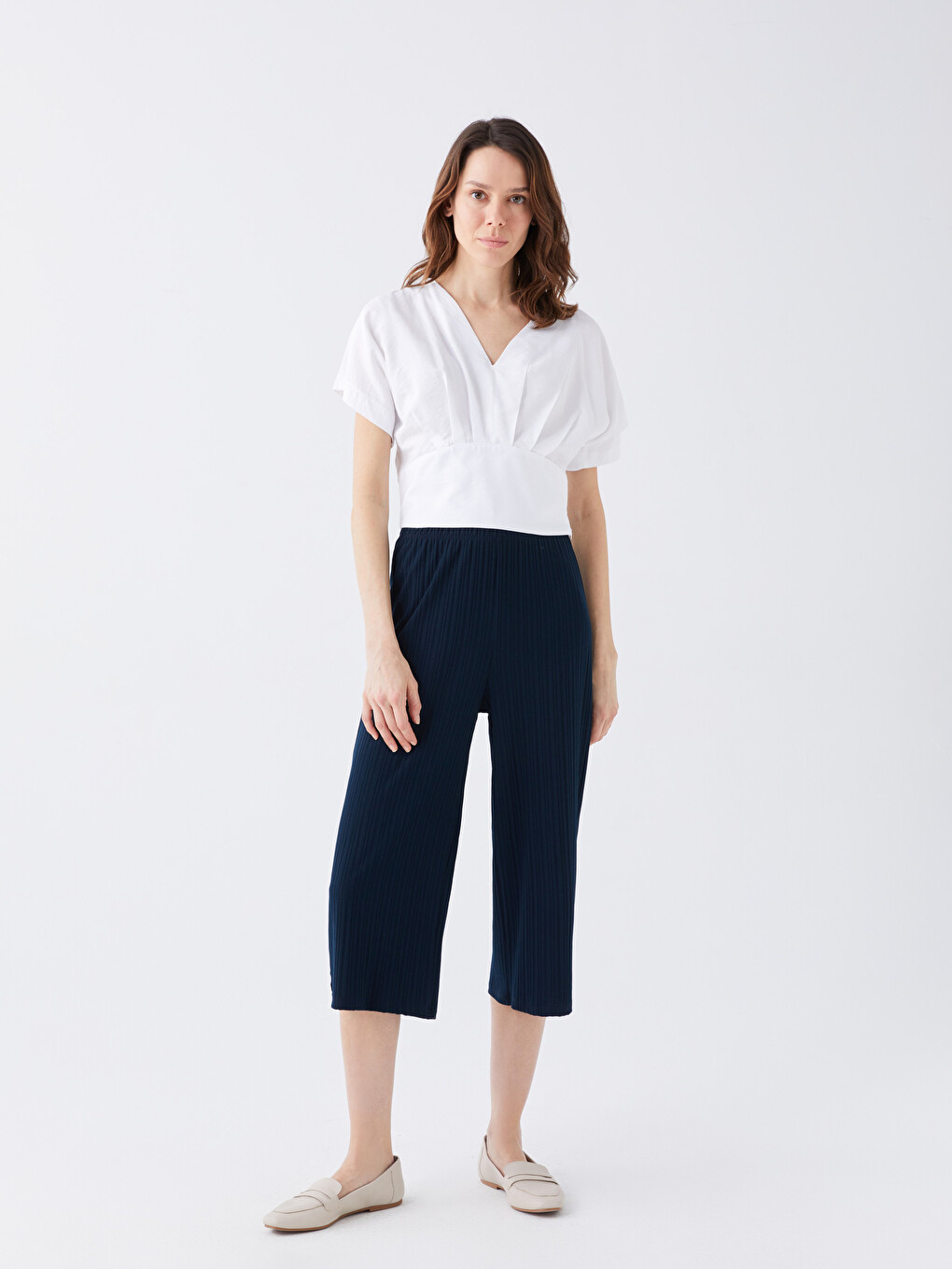 Women's Elastic Waist Plain Capri