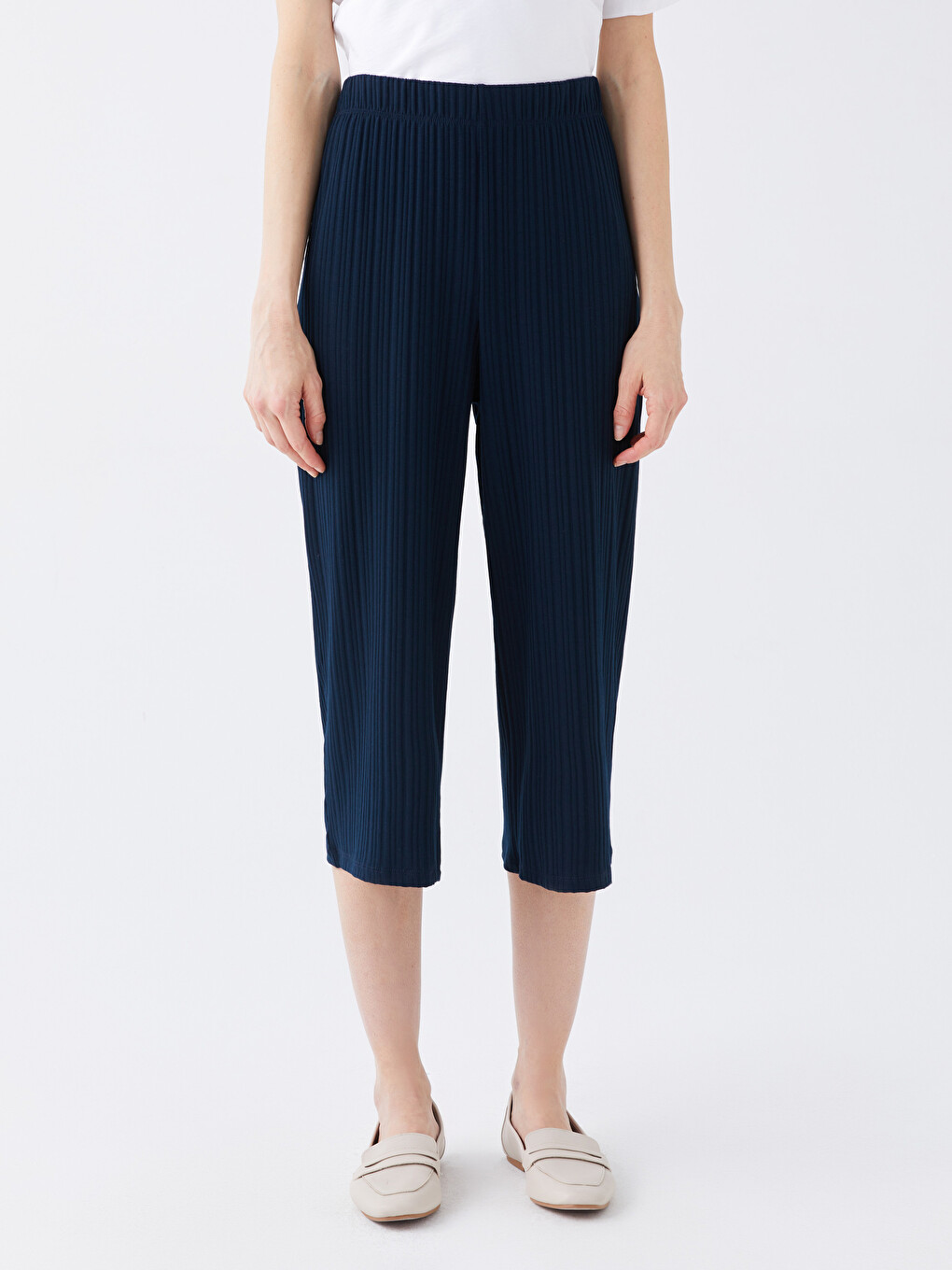 Women's Elastic Waist Plain Capri-2