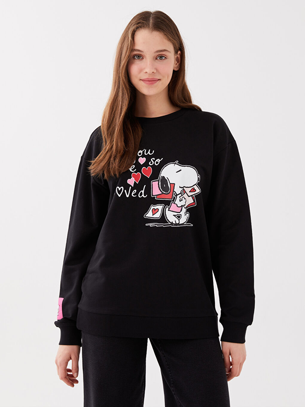 LCW Casual Yeni Siyah Bisiklet Yaka Snoopy Baskılı Uzun Kollu Kadın Sweatshirt Anne Kız Kombini