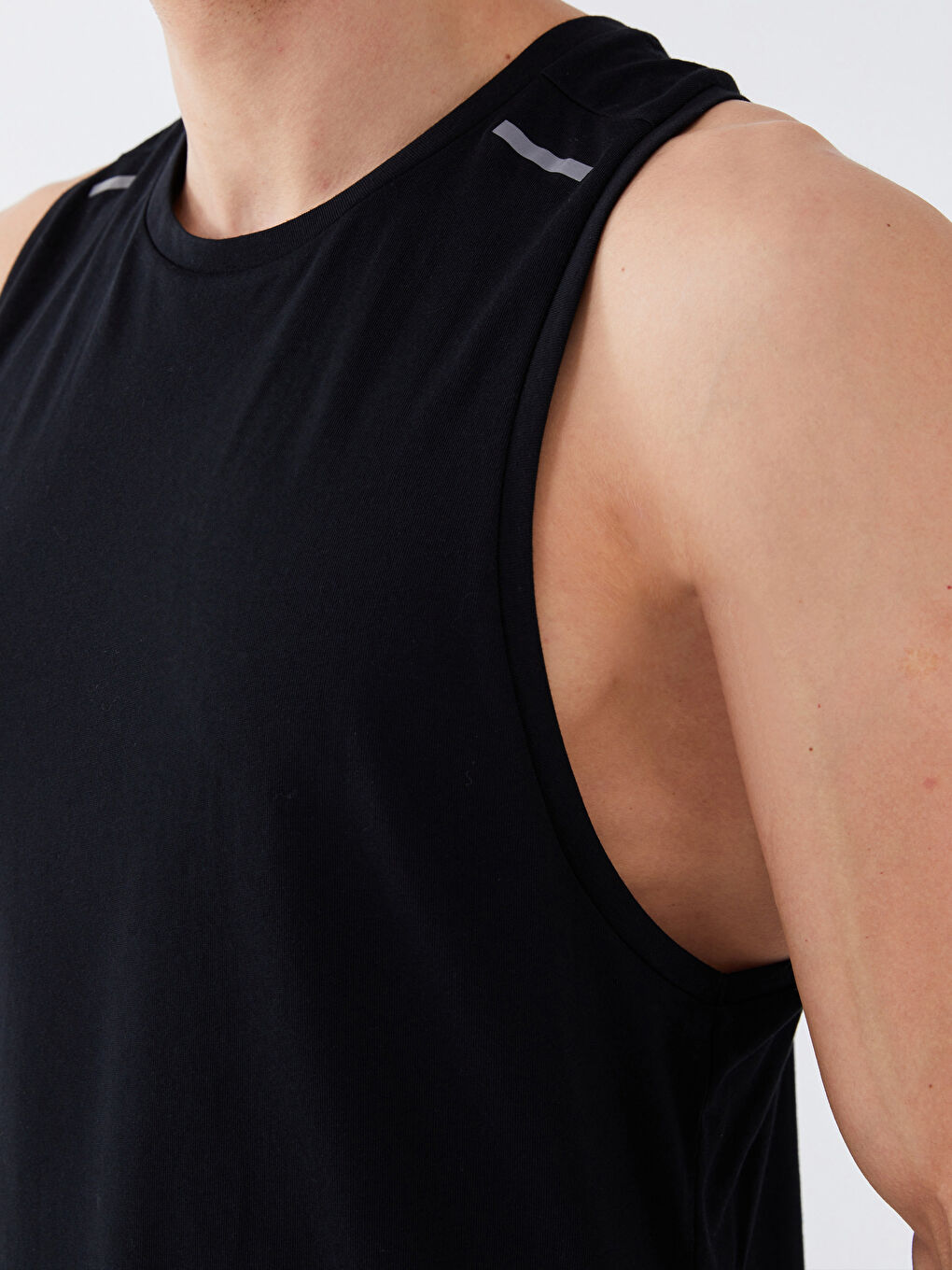 Siyah Bisiklet Yaka Erkek Kolsuz Tişört-3