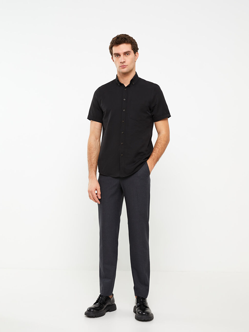 Siyah Regular Fit Kısa Kollu Poplin Erkek Gömlek-2