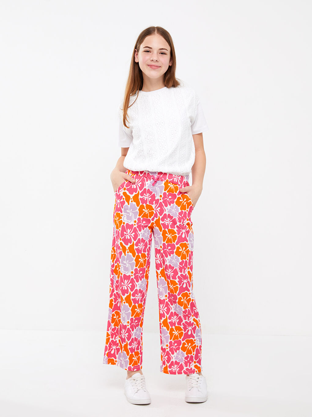 Beyaz Beli Lastikli Desenli Geniş Paça Kız Çocuk Pantolon-1