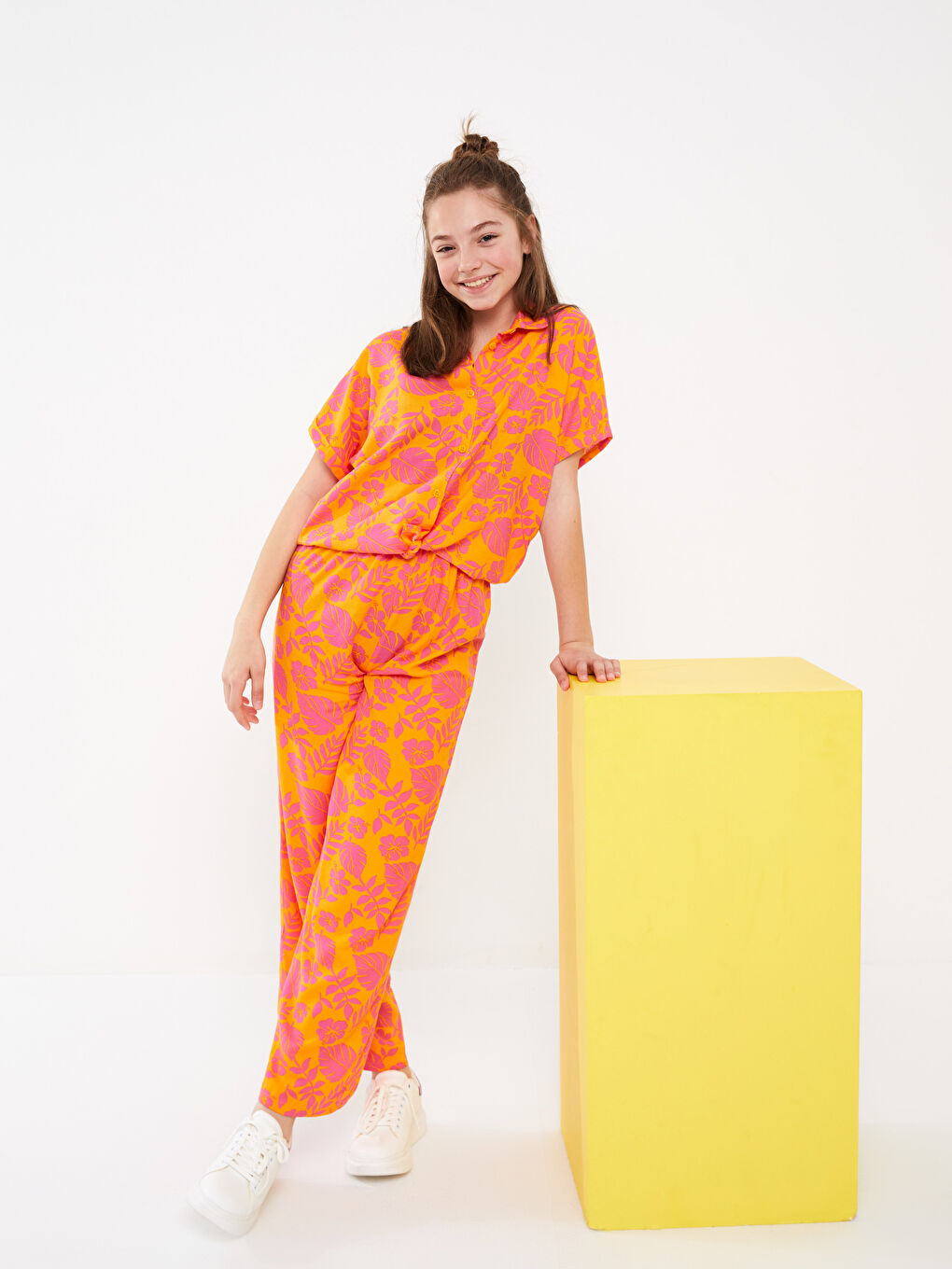 Turuncu Beli Lastikli Desenli Geniş Paça Kız Çocuk Pantolon