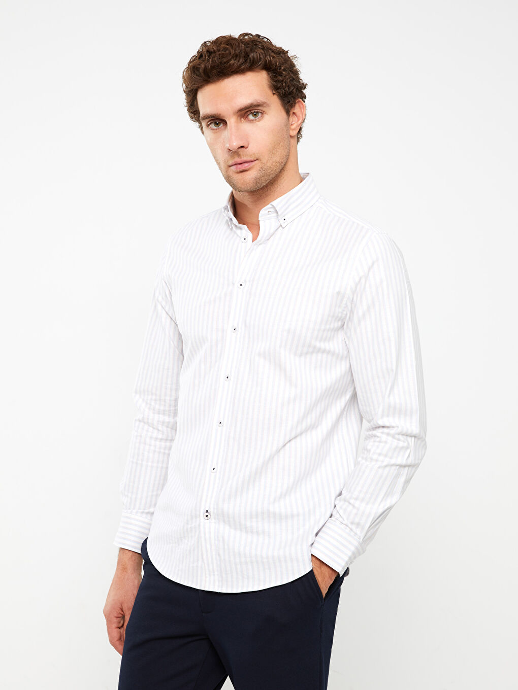 Рубашка с длинным рукавом в полоску стандартного кроя для мужчин-3