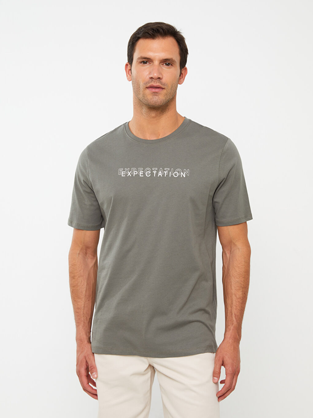 تيشيرت للرجال برقبة دائرية وأكمام قصيرة مصنوع من قطن ممشط ومطبوع