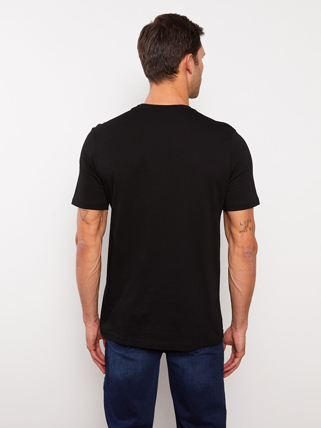 تيشيرت للرجال برقبة دائرية وأكمام قصيرة مصنوع من قطن ممشط ومطبوع-4