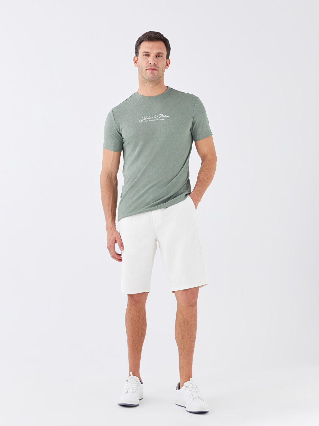 მრგვალი საყელო მოკლე სახელო ნაბეჭდი დავარცხნილი ლინენის ნაზავი მამაკაცის მაისური-2