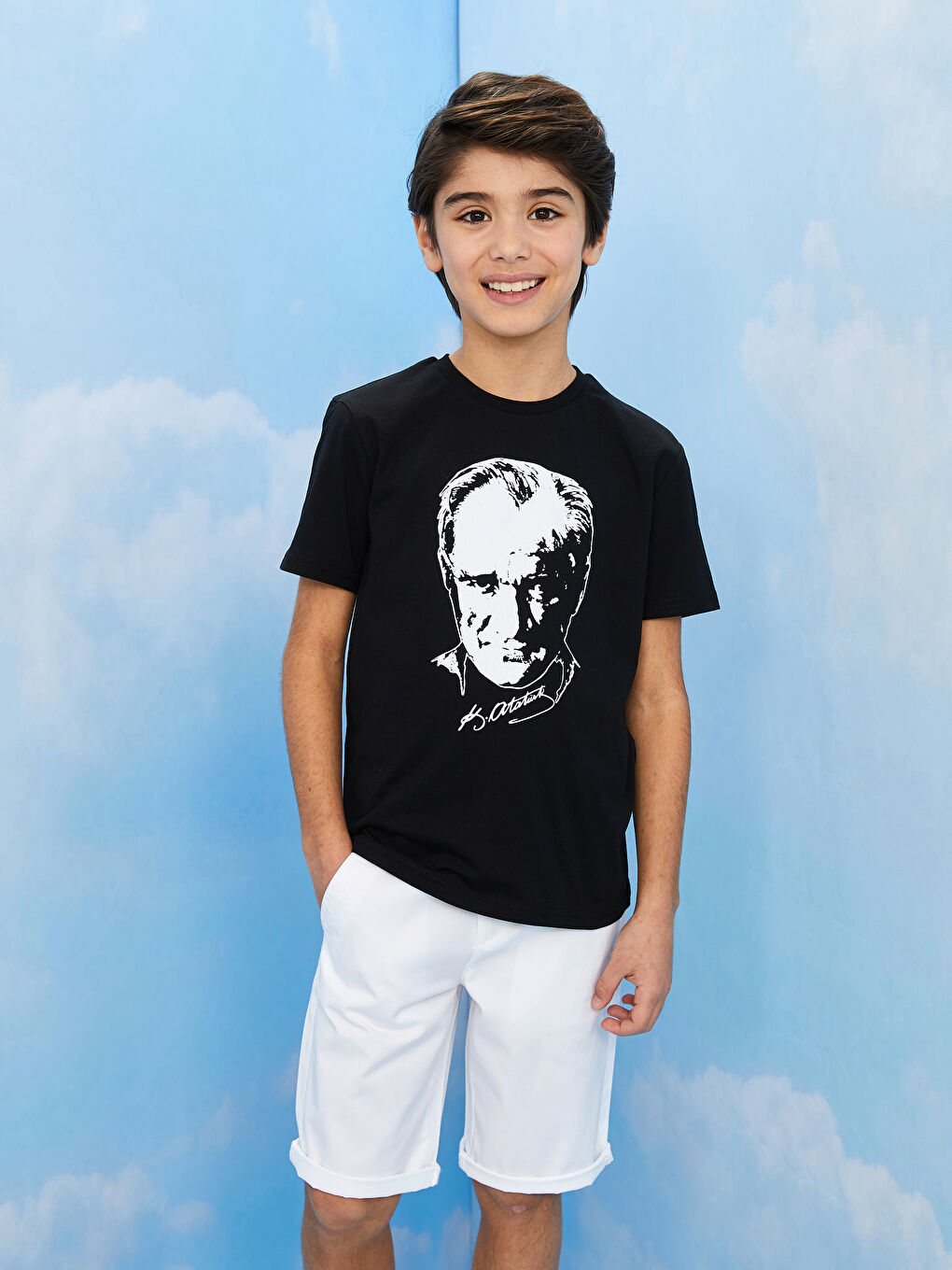 Siyah Bisiklet Yaka Atatürk Baskılı Kısa Kollu Erkek Çocuk Tişört
