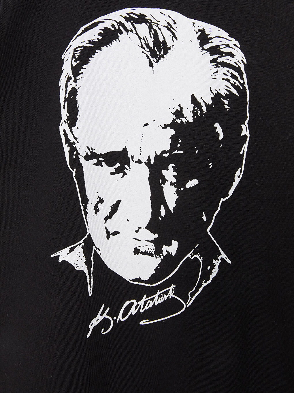 Siyah Bisiklet Yaka Atatürk Baskılı Kısa Kollu Erkek Çocuk Tişört-4