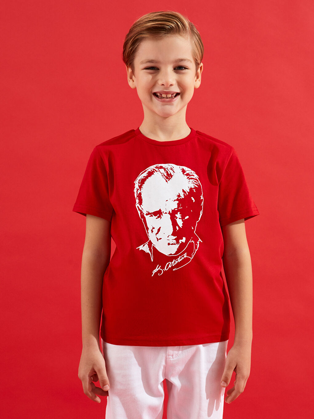 Kırmızı Bisiklet Yaka Atatürk Baskılı Kısa Kollu Erkek Çocuk Tişört-1