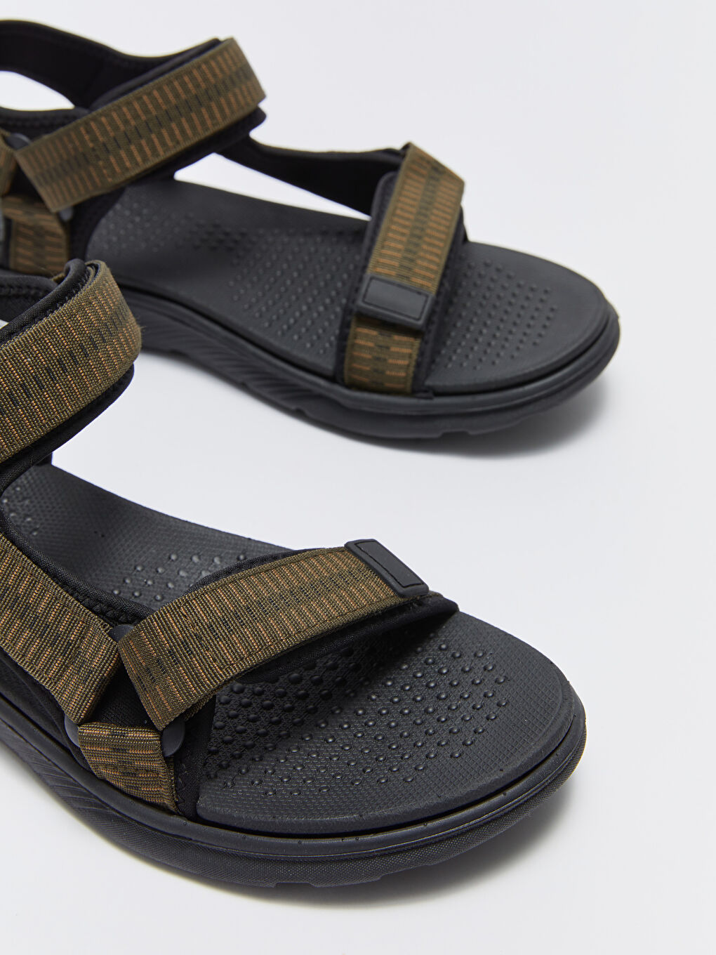 صندل للرجال بإبزيم وخطاف وحلقة-2