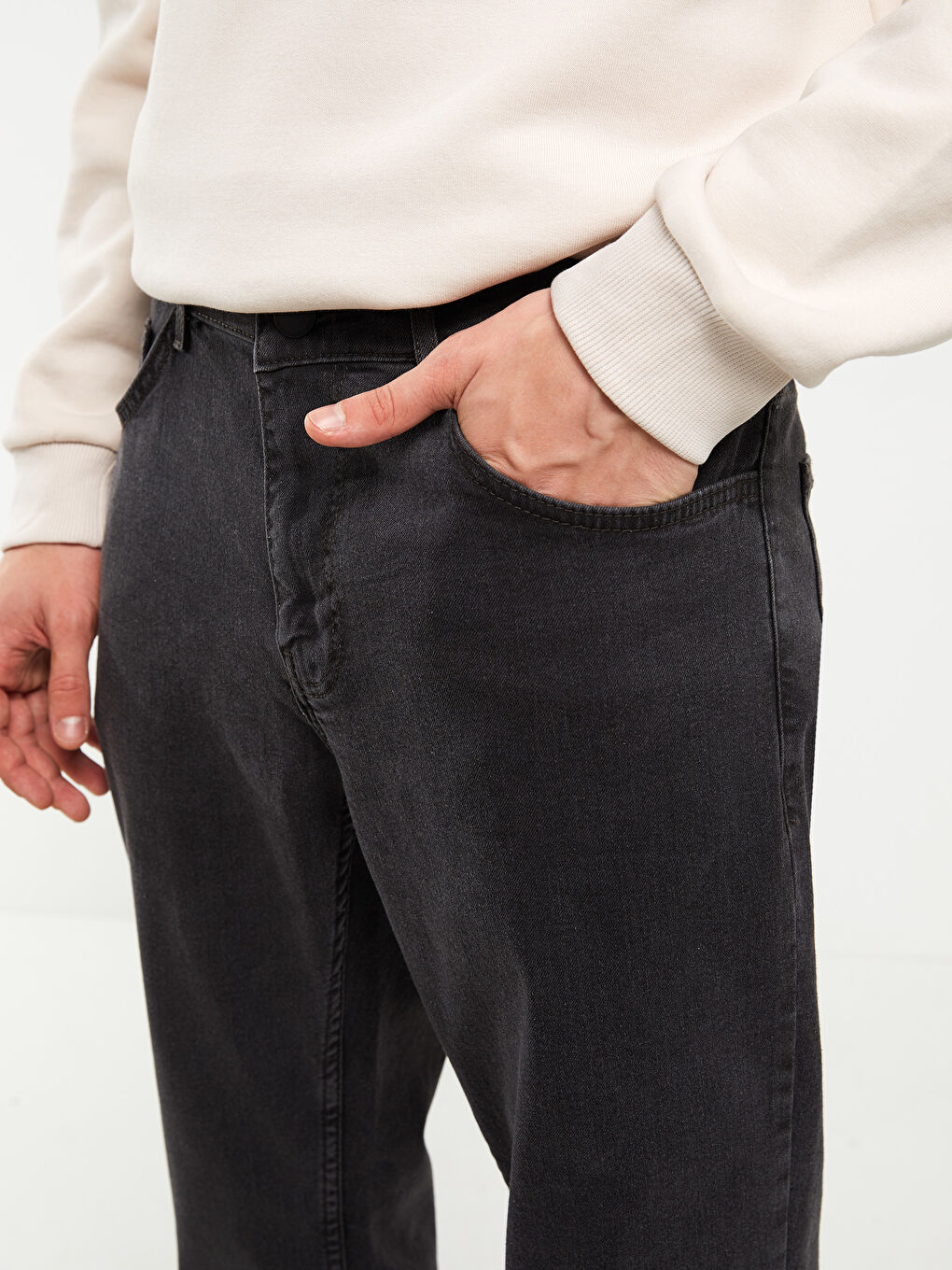 779 جينز بقصة عادية للرجال-4