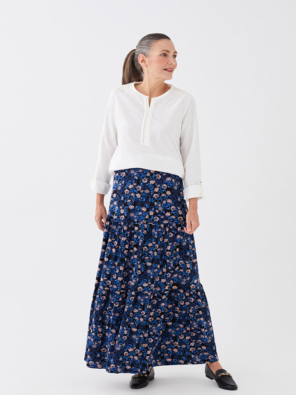 LC Waikiki Women's Elastic Waist Floral Flared Skirt -S35150Z8-LQJ