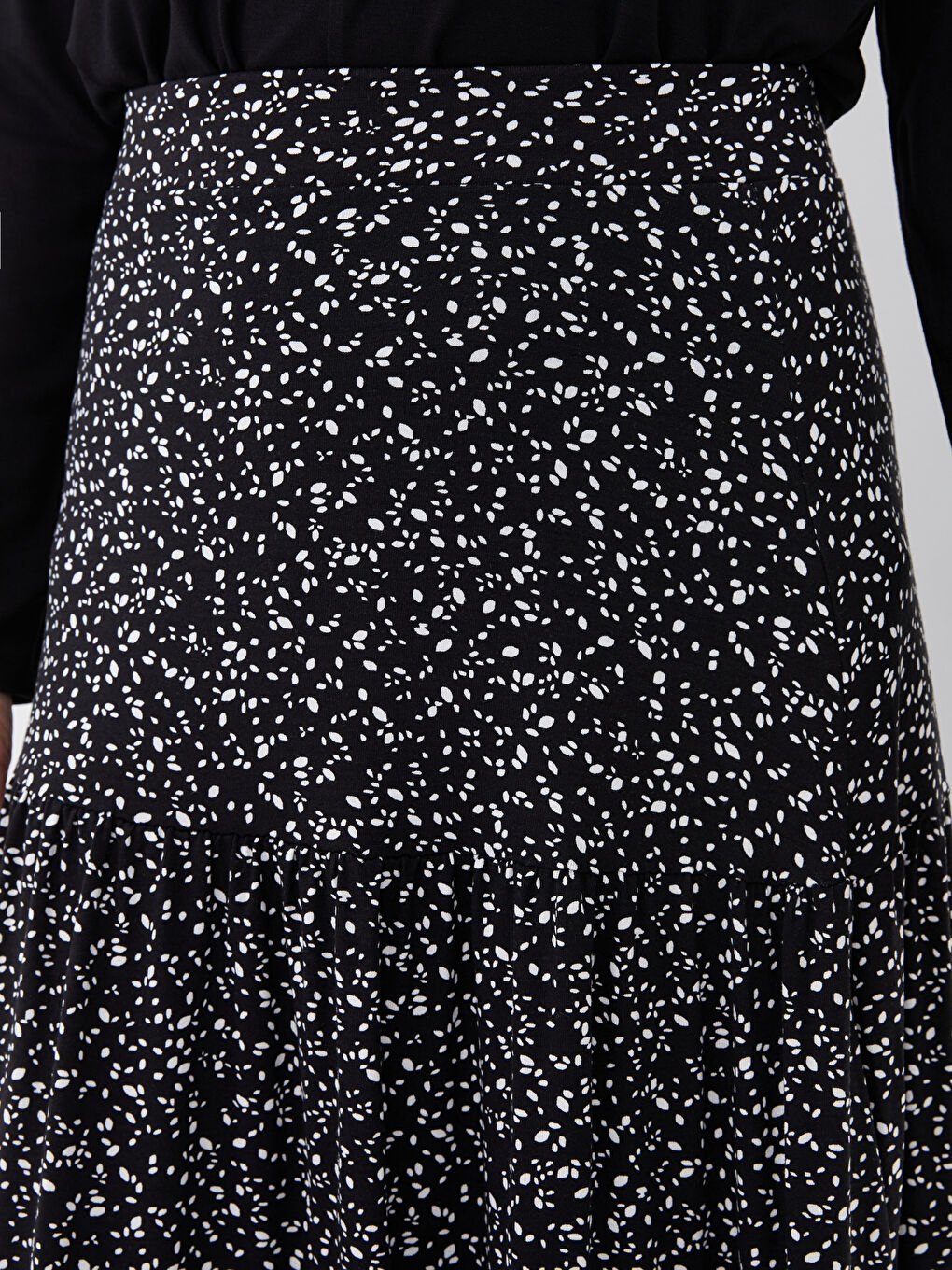 Siyah Beli Lastikli Desenli Kadın Kloş Etek-2