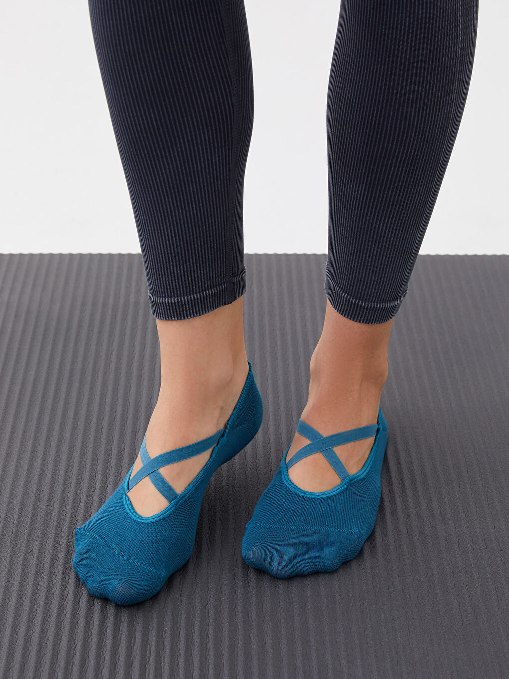 LCW DREAM Plain Non-Slip Sole Women's Yoga and Pilates Socks 2-Pack -S35176Z8-HHH