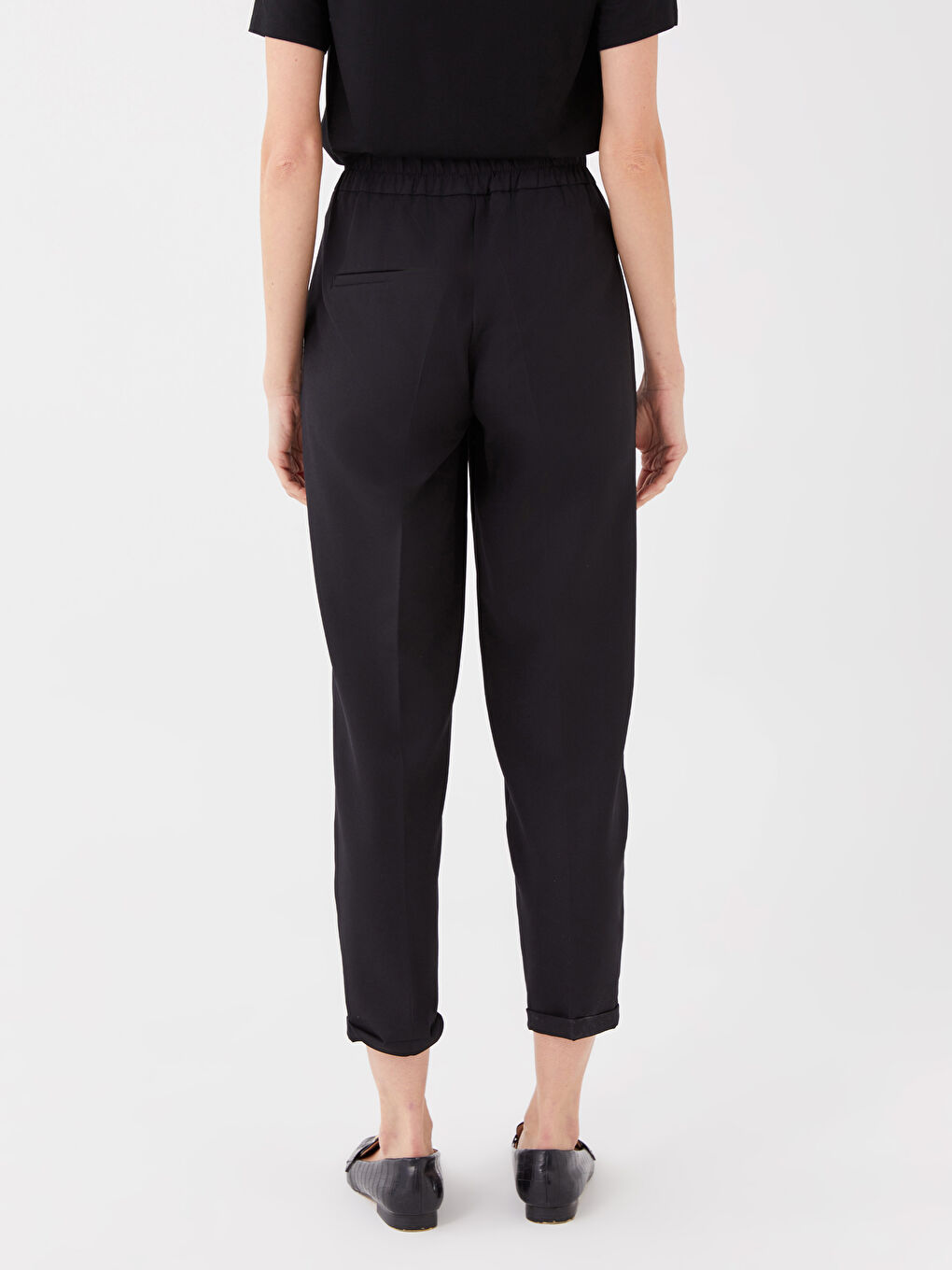 Women's Carrot Fit Plain Trousers-5