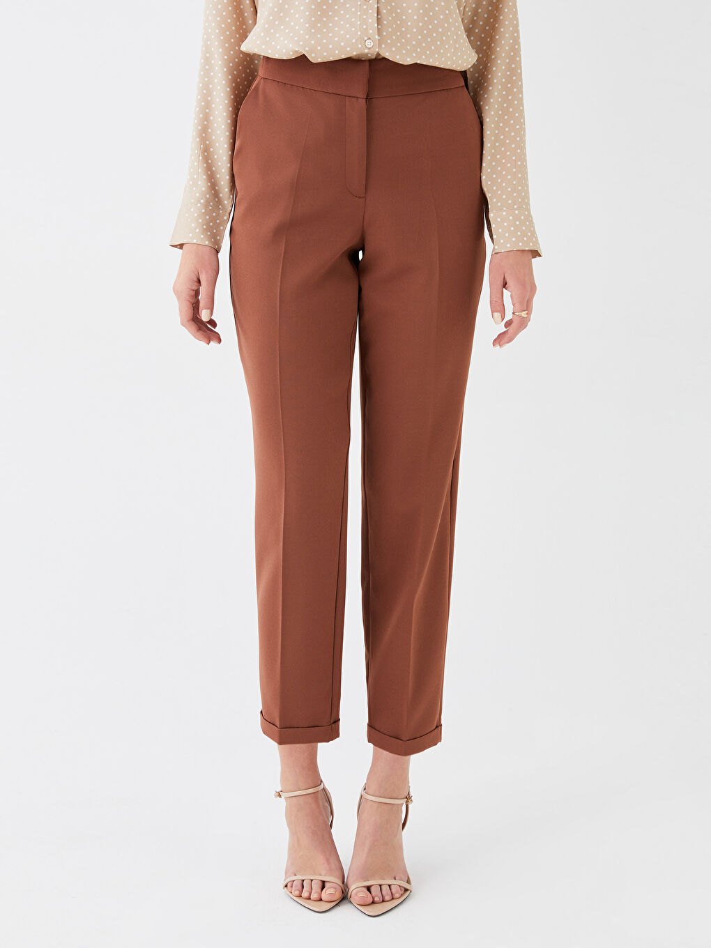 Women's Carrot Fit Plain Trousers-3
