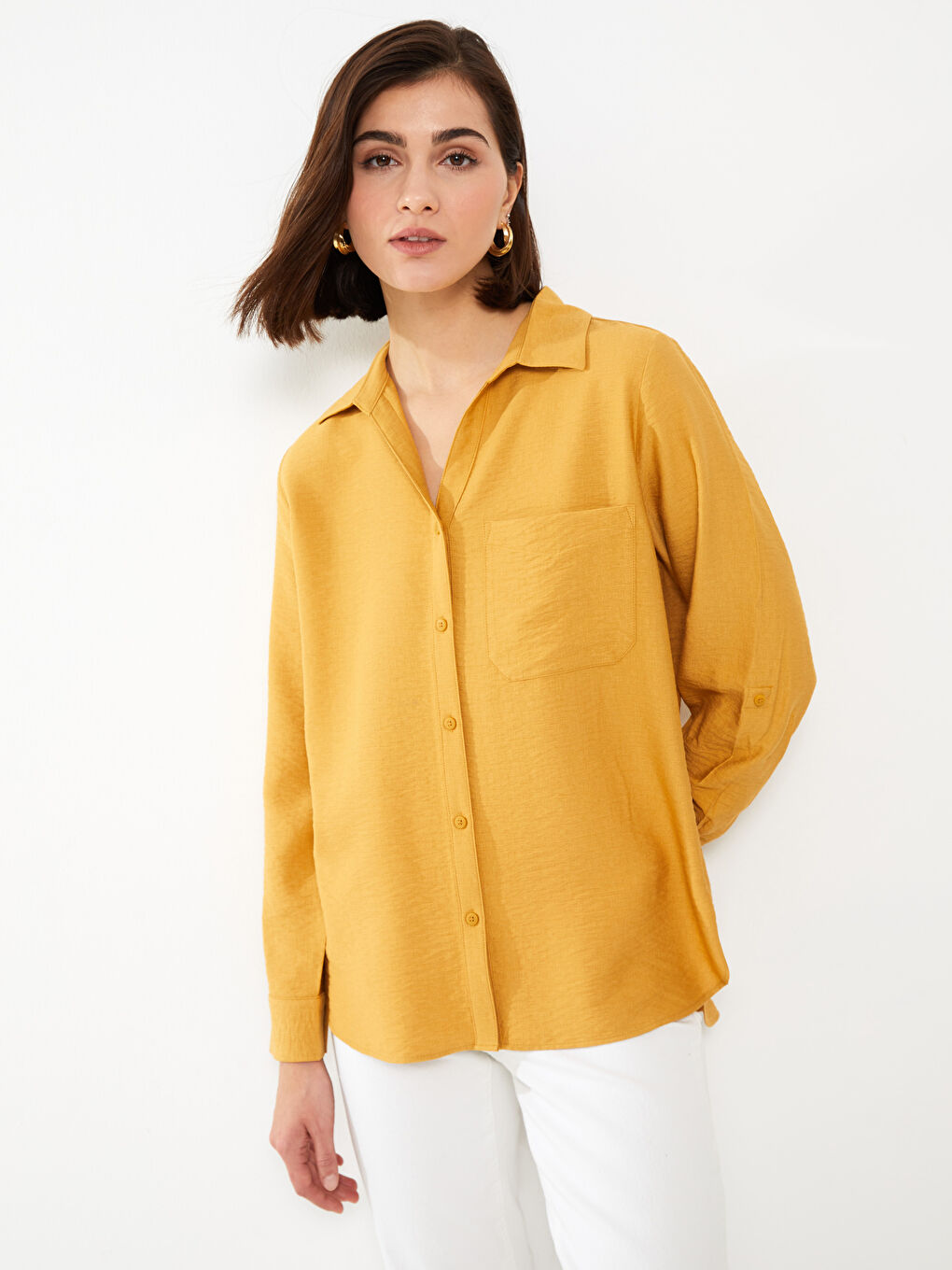 უბრალო გრძელმკლავიანი ქალებისთვის პერანგი