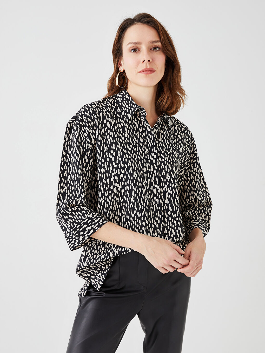 Siyah Desenli Oversize Kadın Gömlek-1