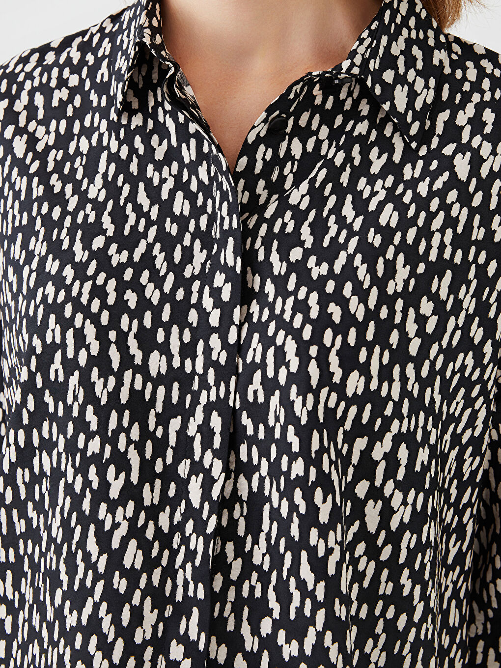 Siyah Desenli Oversize Kadın Gömlek-3