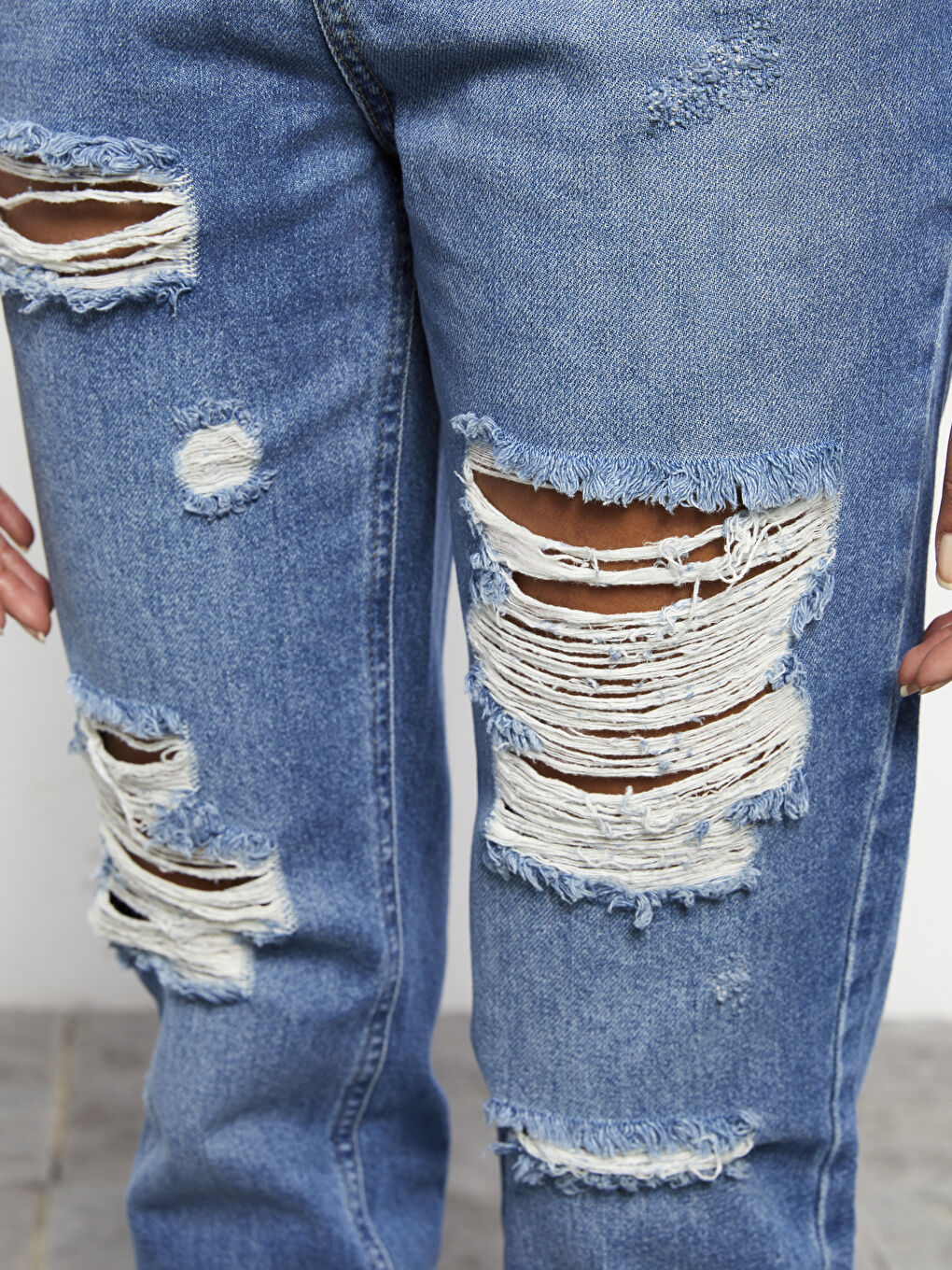 High Waist Mom Fit Ripped Detail Women's Jeans-2