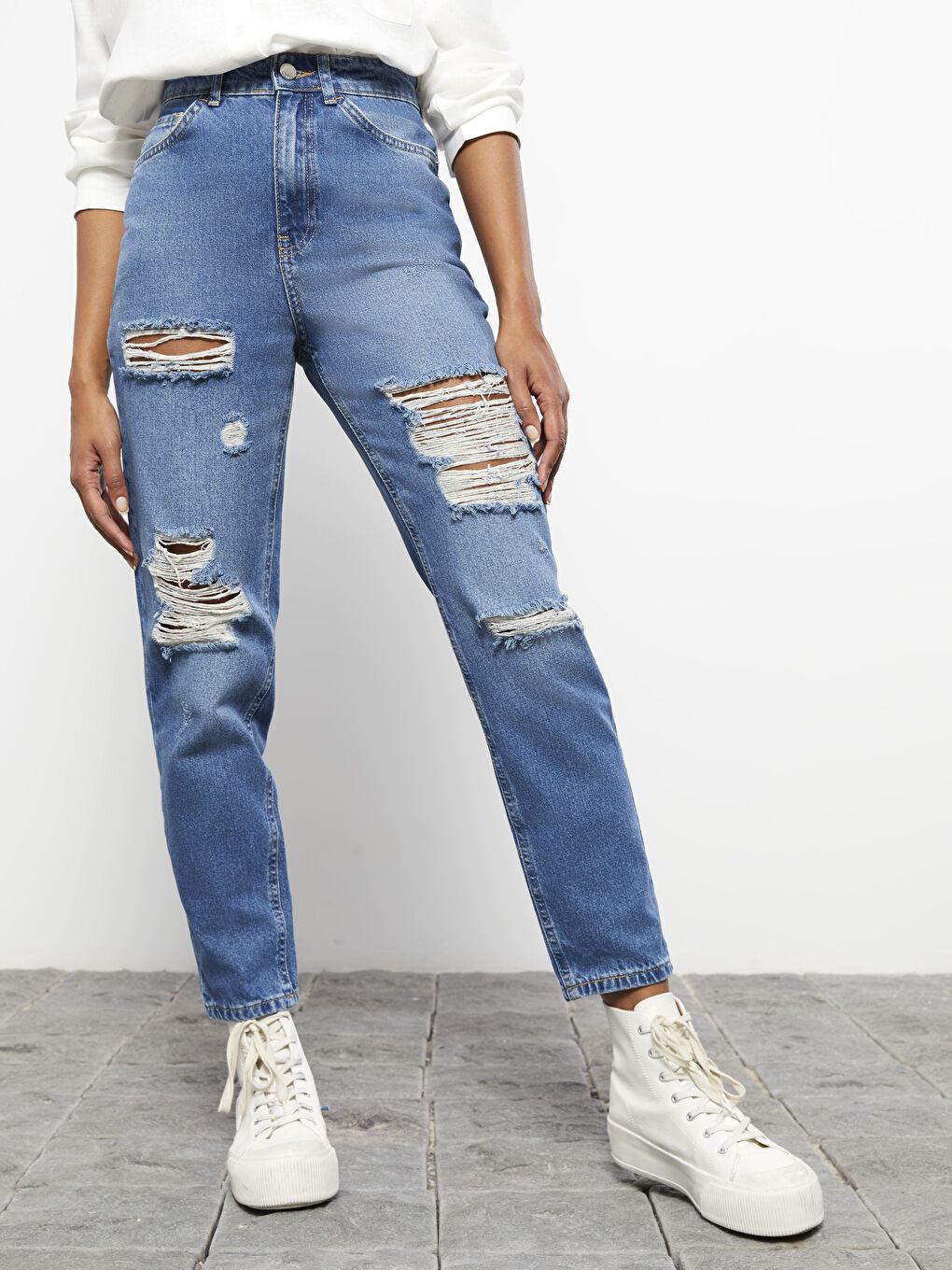 High Waist Mom Fit Ripped Detail Women's Jeans-3