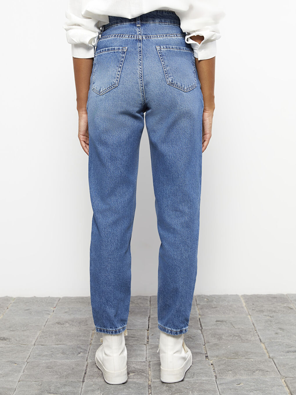 High Waist Mom Fit Ripped Detail Women's Jeans-4