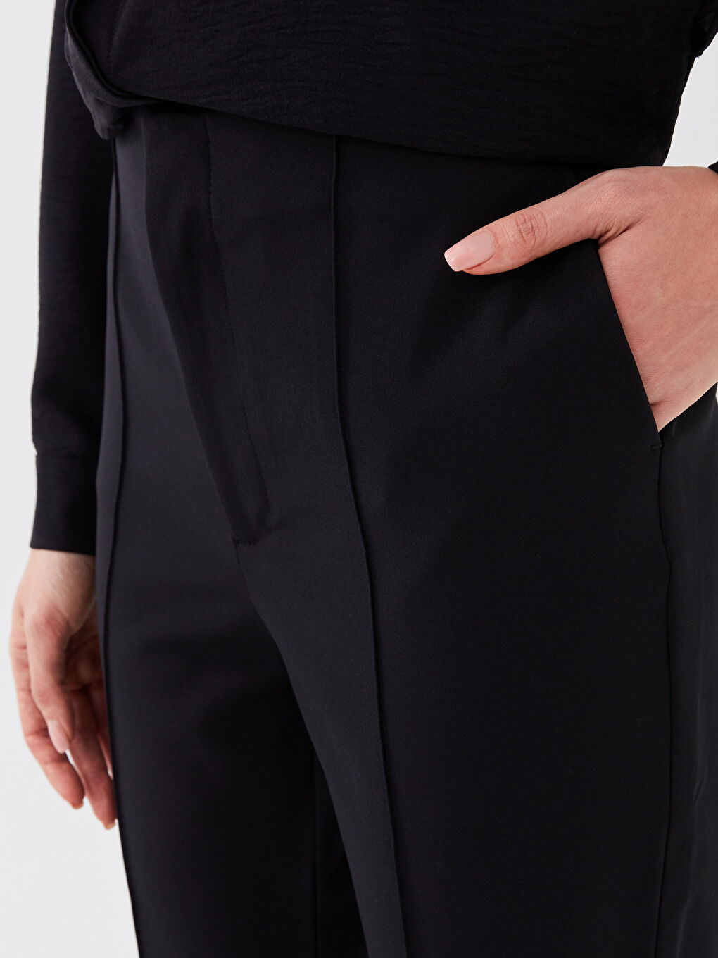 بنطلون نسائي بقصة رفيعة على شكل جزرة-3