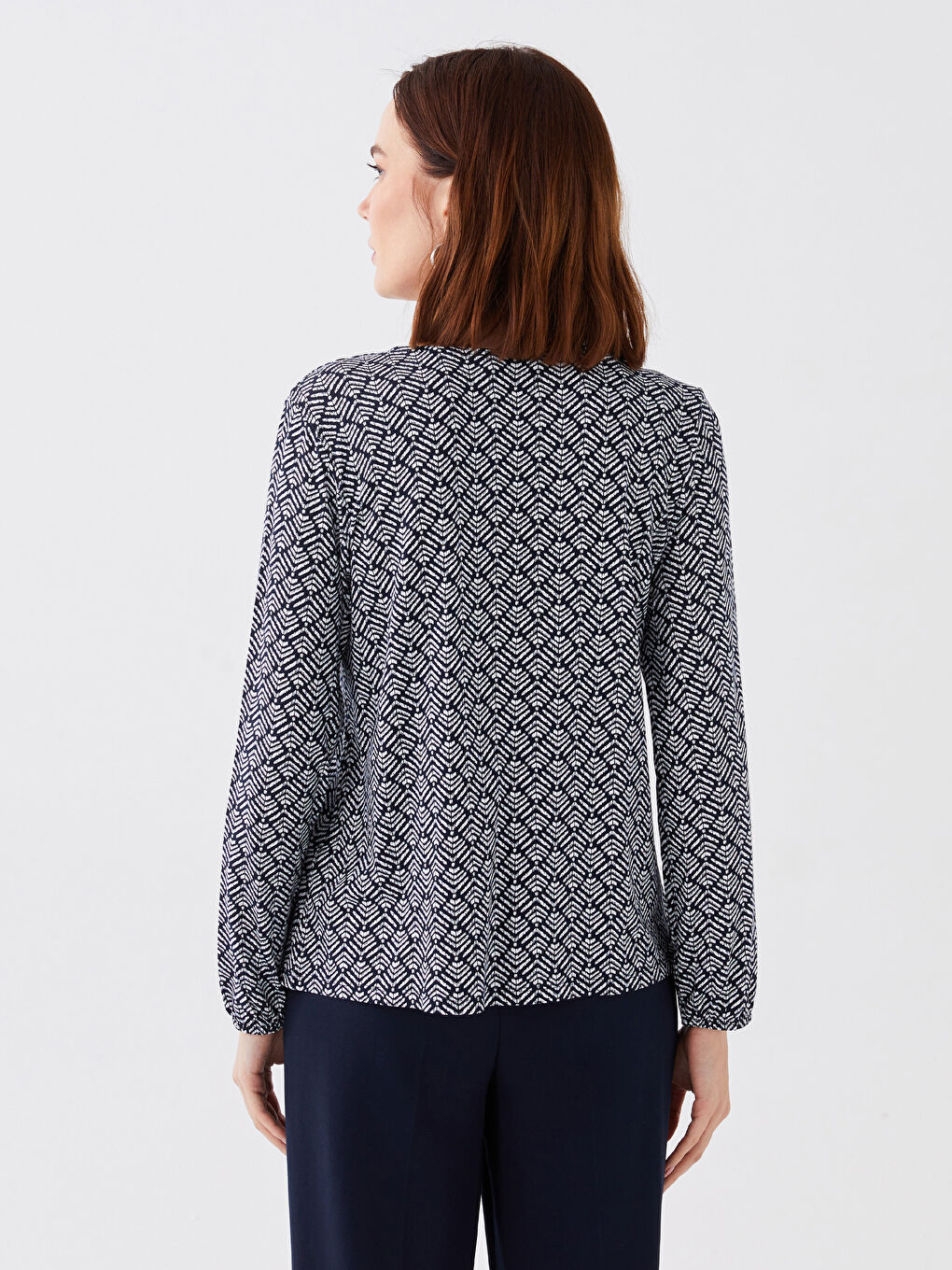 Lacivert Bağlamalı Yaka Desenli Uzun Kollu Kadın Tişört-4