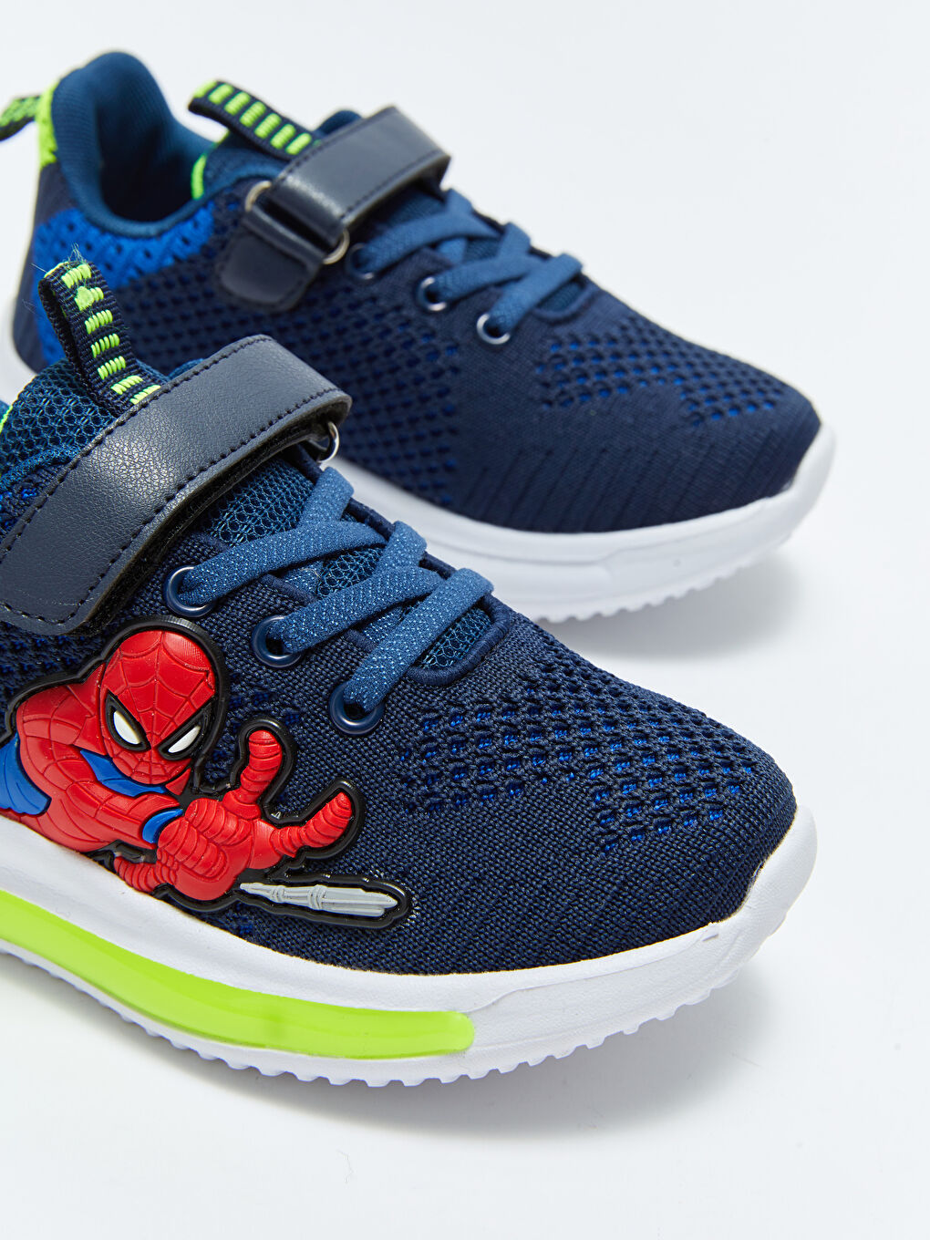 LCW STEPS Spiderman Lizenzierte Klettverschluss Sohle Leuchtende Jungen Sportschuhe -S35712Z4-SP7