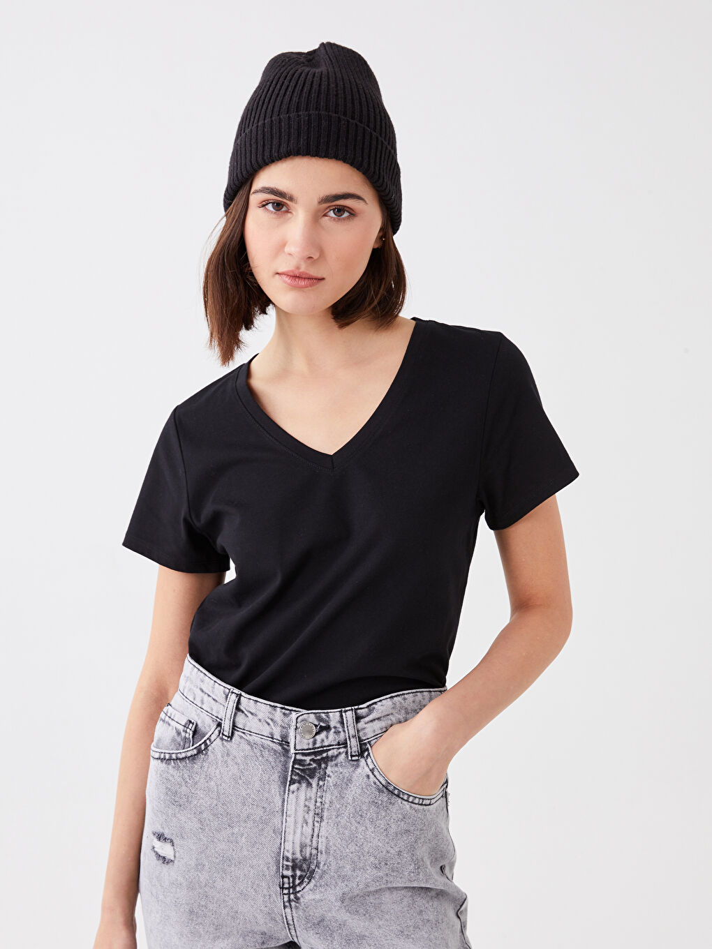 تيشيرت نسائي بياقة على شكل حرف V سادة بأكمام قصيرة-1