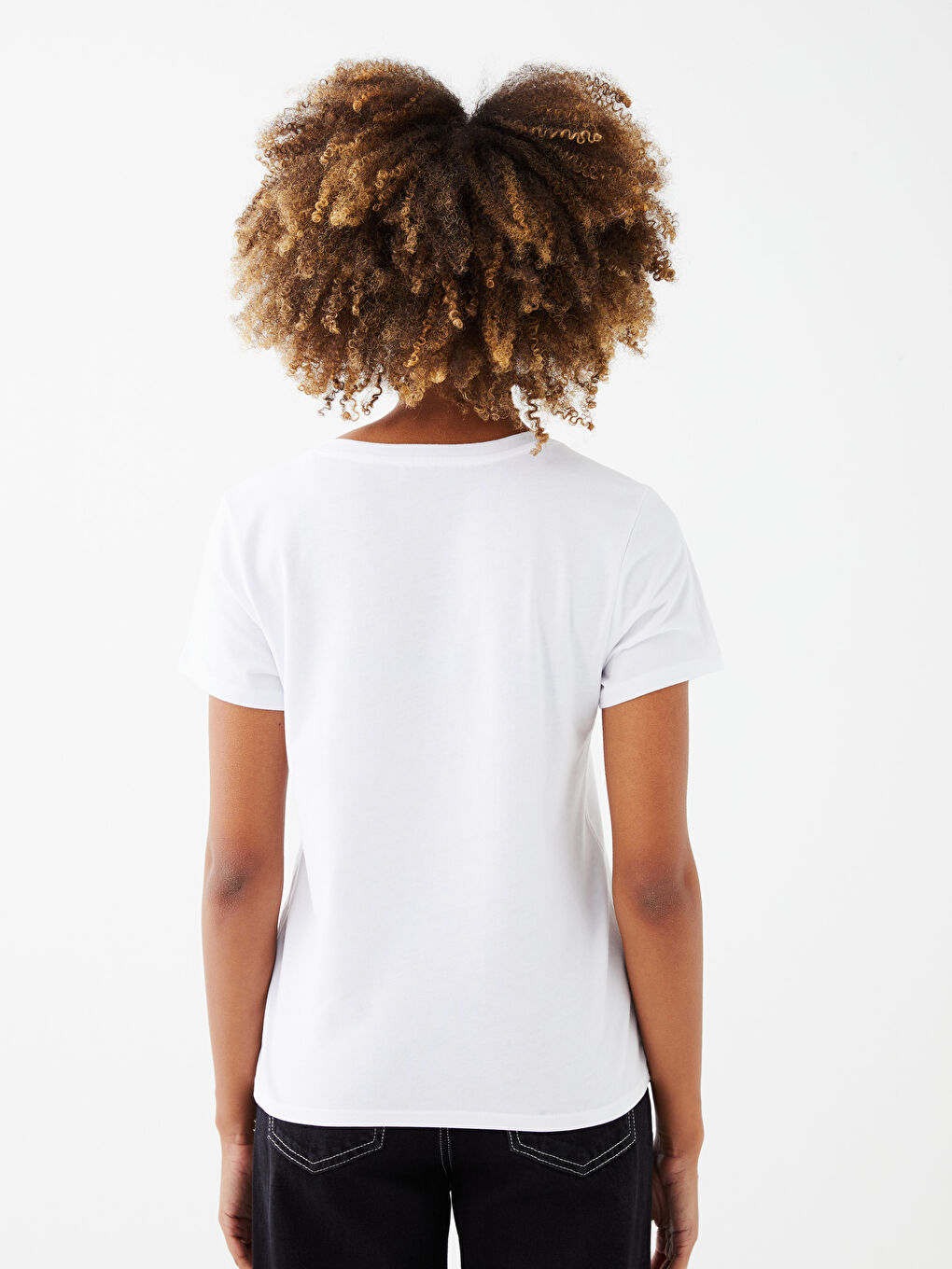 تيشيرت نسائي بياقة على شكل حرف V سادة بأكمام قصيرة-4