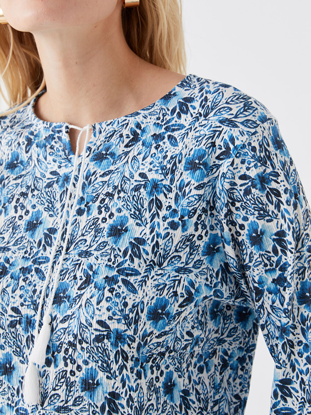 Ekru Bağlamalı Yaka Desenli Uzun Kollu Kadın Bluz-3