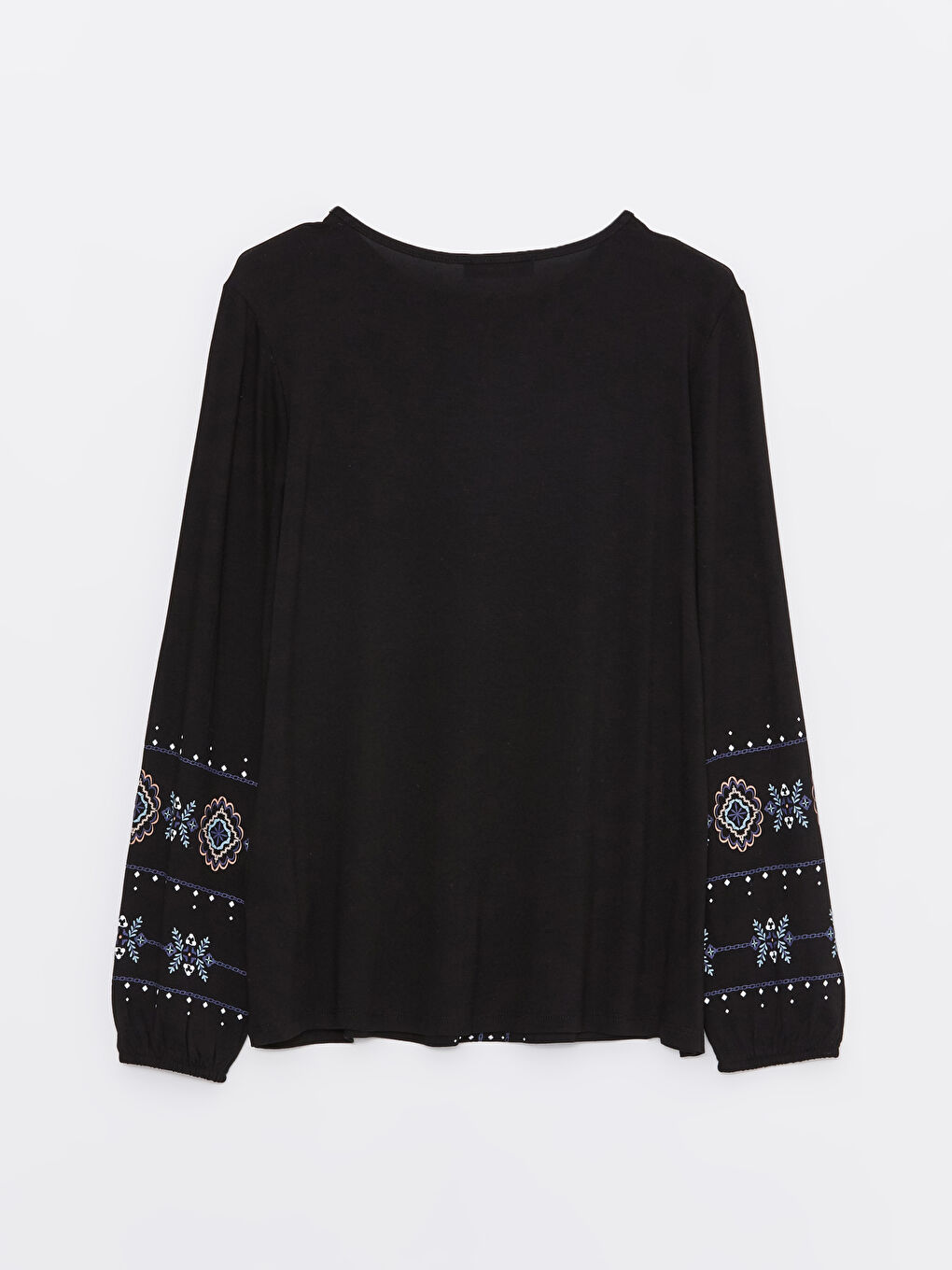 Siyah Bağlamalı Yaka Nakışlı Uzun Kollu Kadın Bluz-6