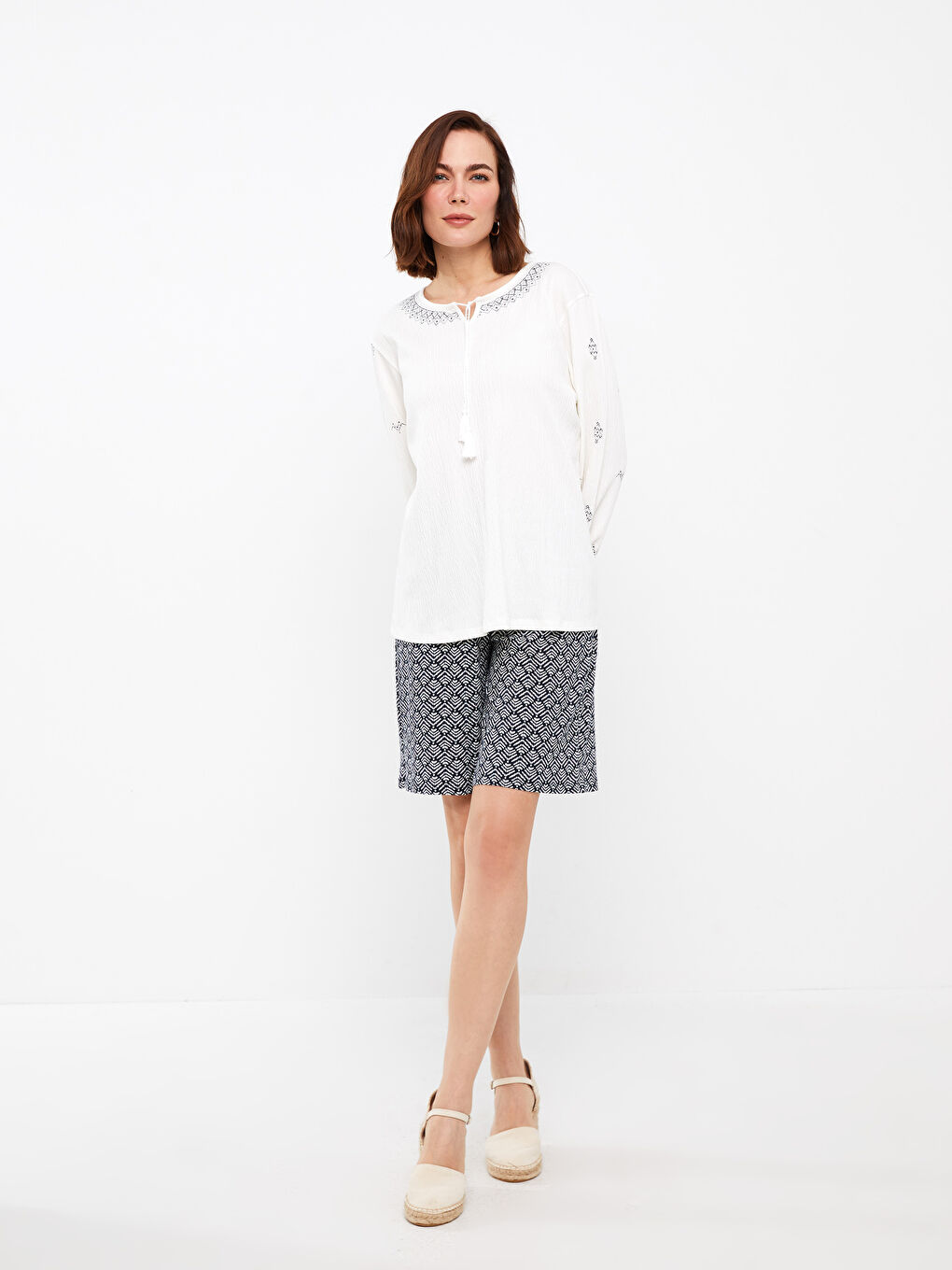 Ekru Bağlamalı Yaka Desenli Uzun Kollu Kadın Bluz-2