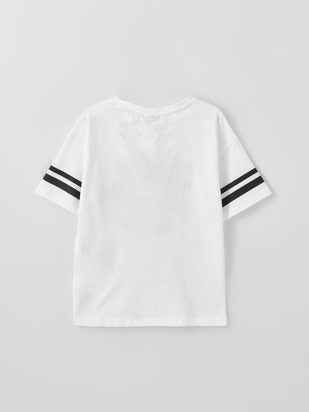 تيشيرت كم قصير مطبوع بياقة دائرية للبنات وبنطلون ضيق-5