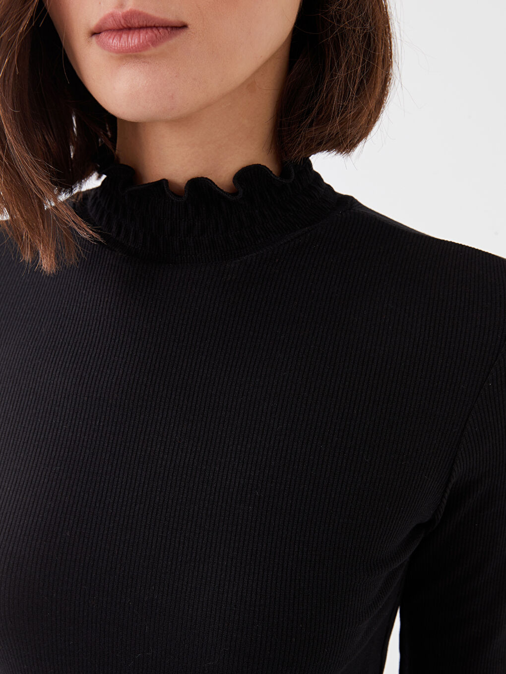 Siyah Dik Yaka Düz Uzun Kollu Kadın Bluz-3