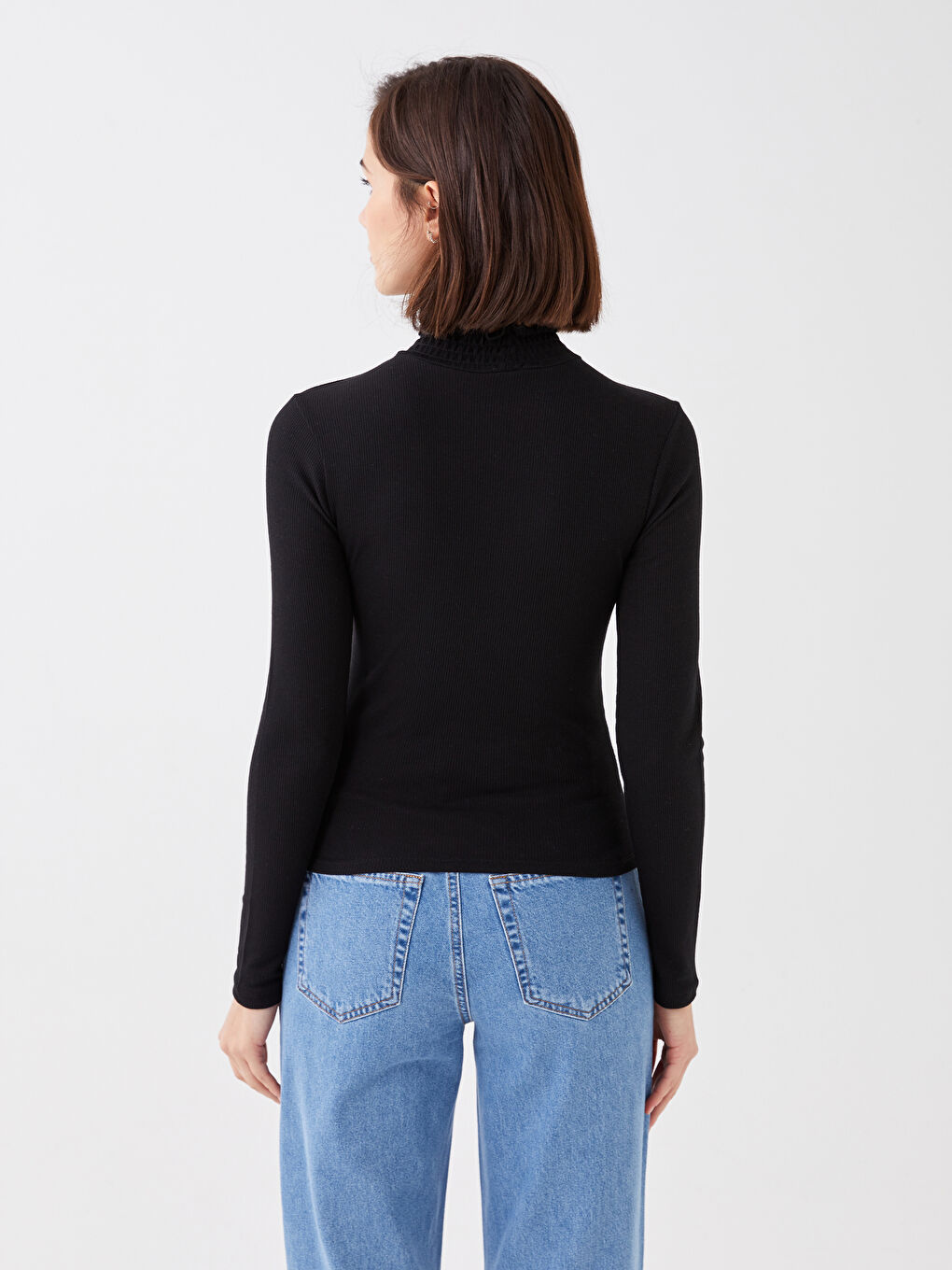 Siyah Dik Yaka Düz Uzun Kollu Kadın Bluz-4