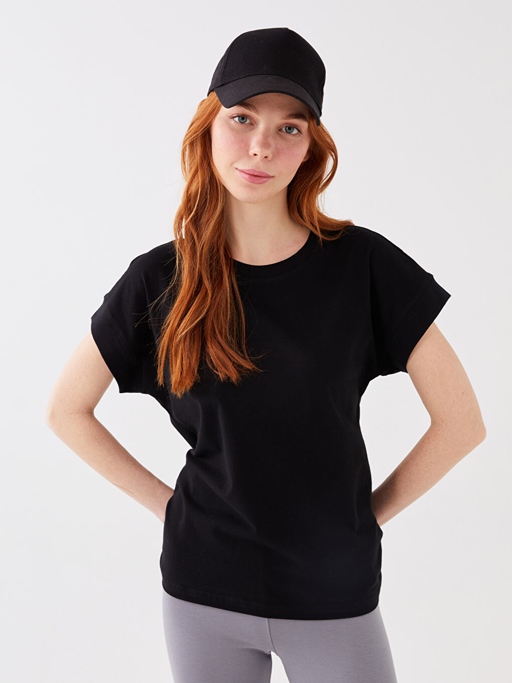 T-Shirt Femme Col Rond Coupe Droite Manches Courtes-1