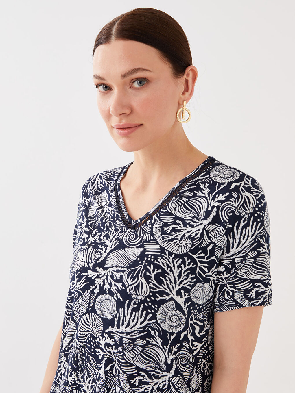 LCW Grace V-Neck Patterned Short Sleeve Women's T-Shirt -S35862Z8-LSJ
