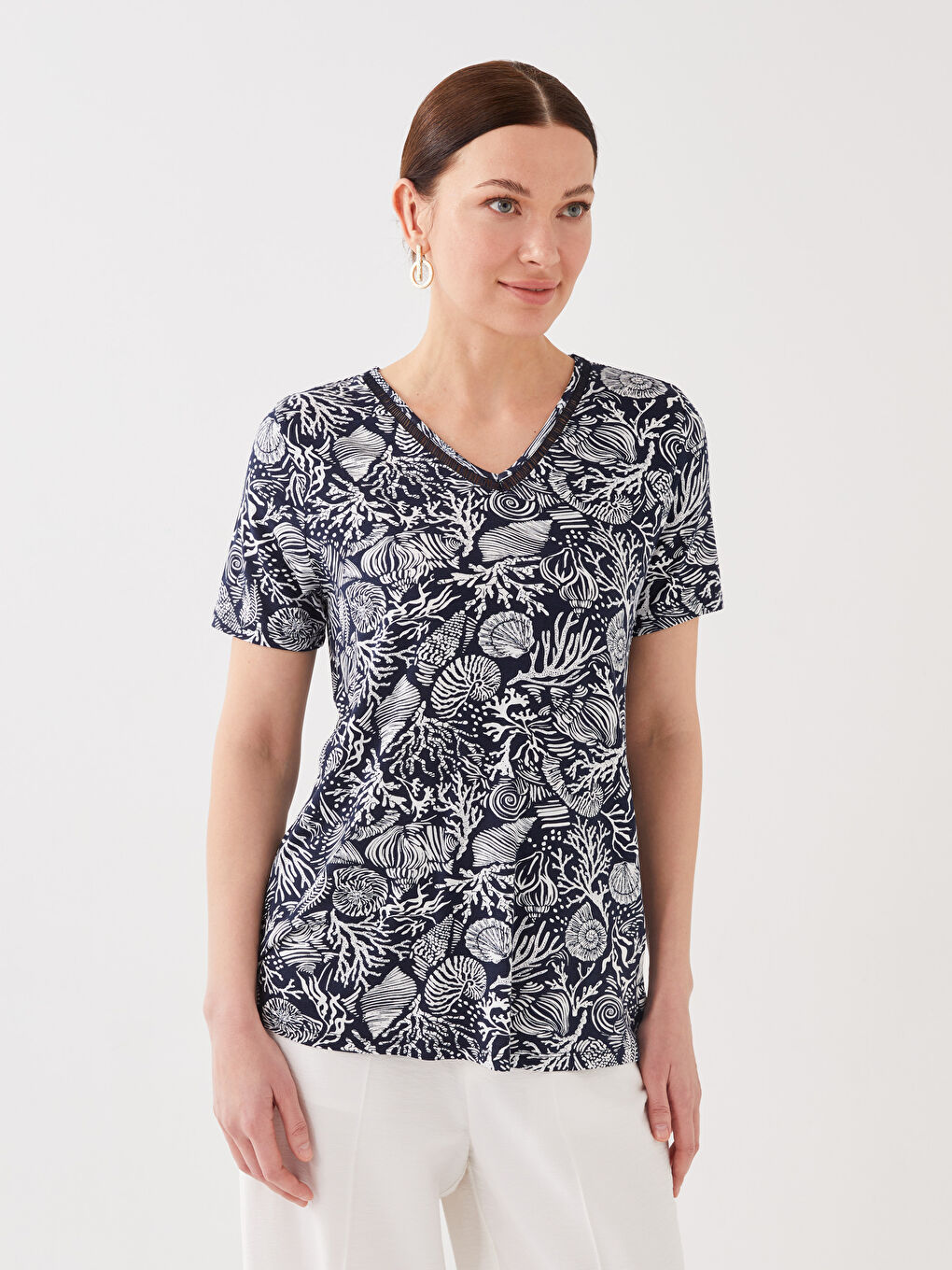 LCW Grace V-Neck Patterned Short Sleeve Women's T-Shirt -S35862Z8-LSJ