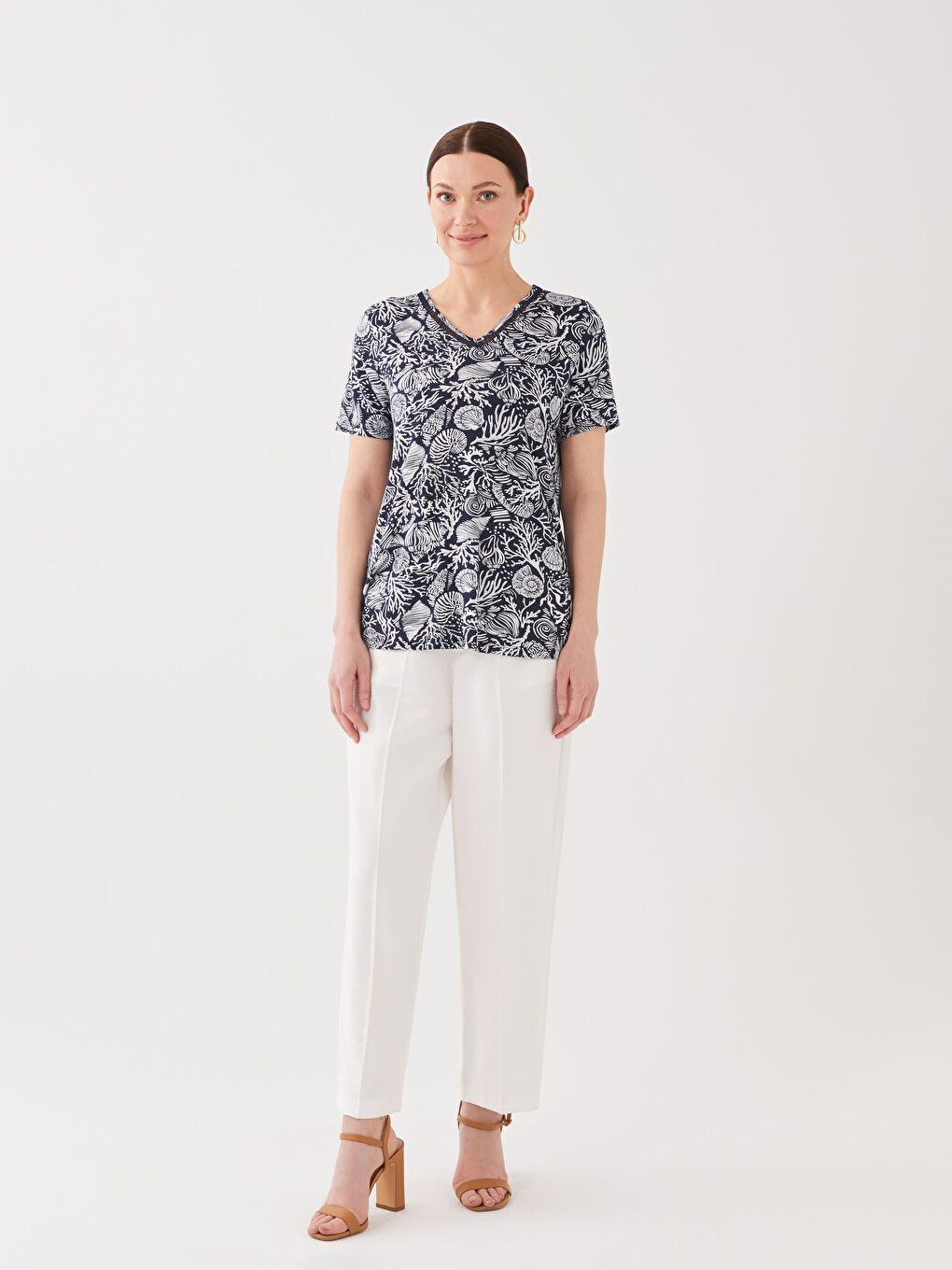 LCW Grace V-Neck Patterned Short Sleeve Women's T-Shirt -S35862Z8-LSJ