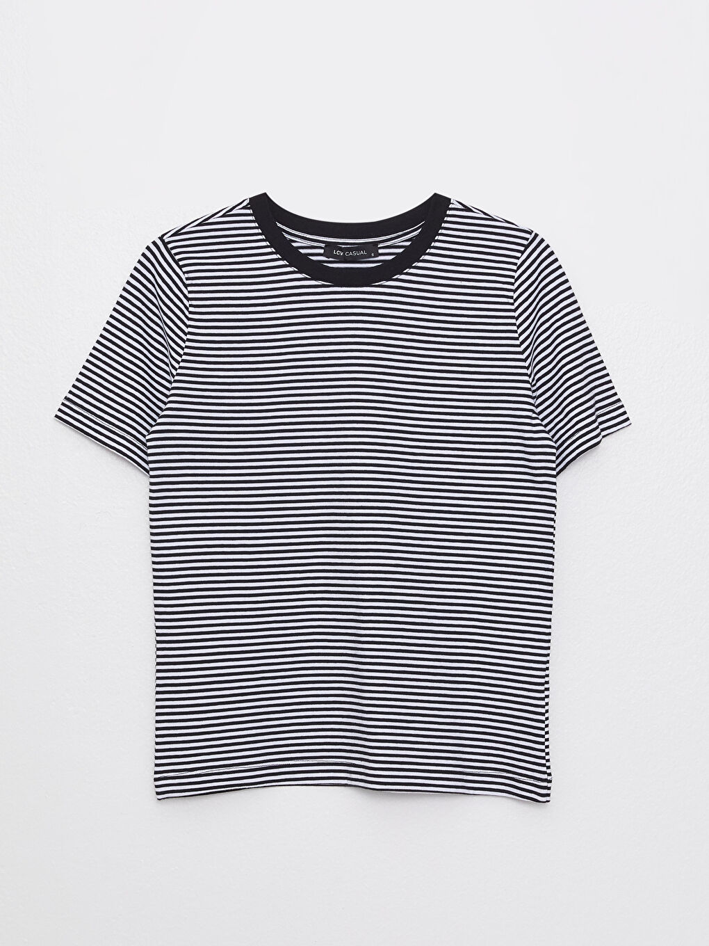 Beyaz Bisiklet Yaka Çizgili Kısa Kollu Pamuklu Kadın Tişört-4