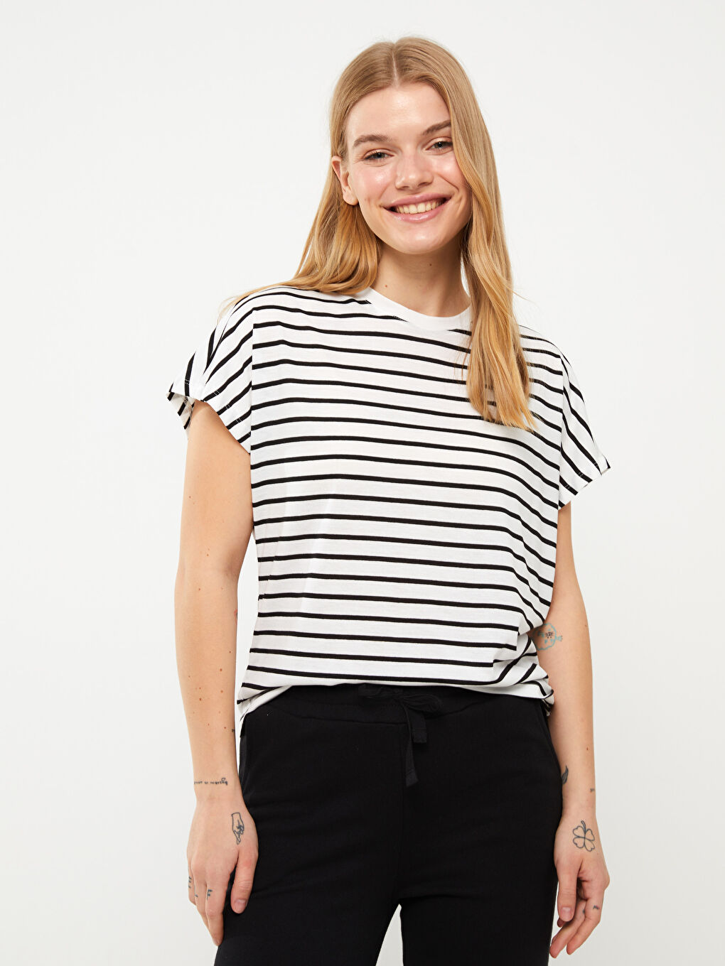 Crew Neck Striped Short Sleeve Oversize Women's T-Shirt