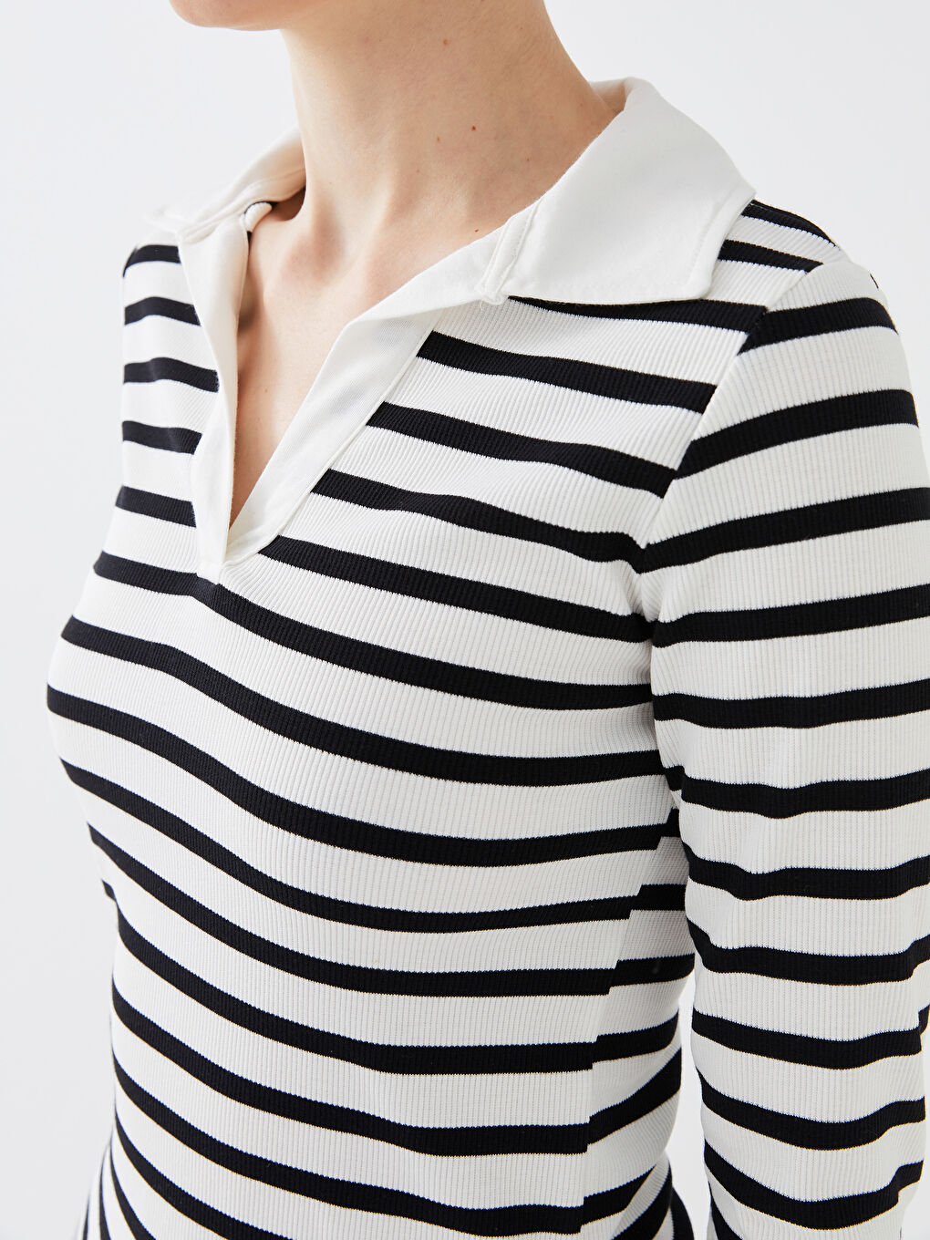 Beyaz Polo Yaka Çizgili Uzun Kollu Kadın Tişört-3