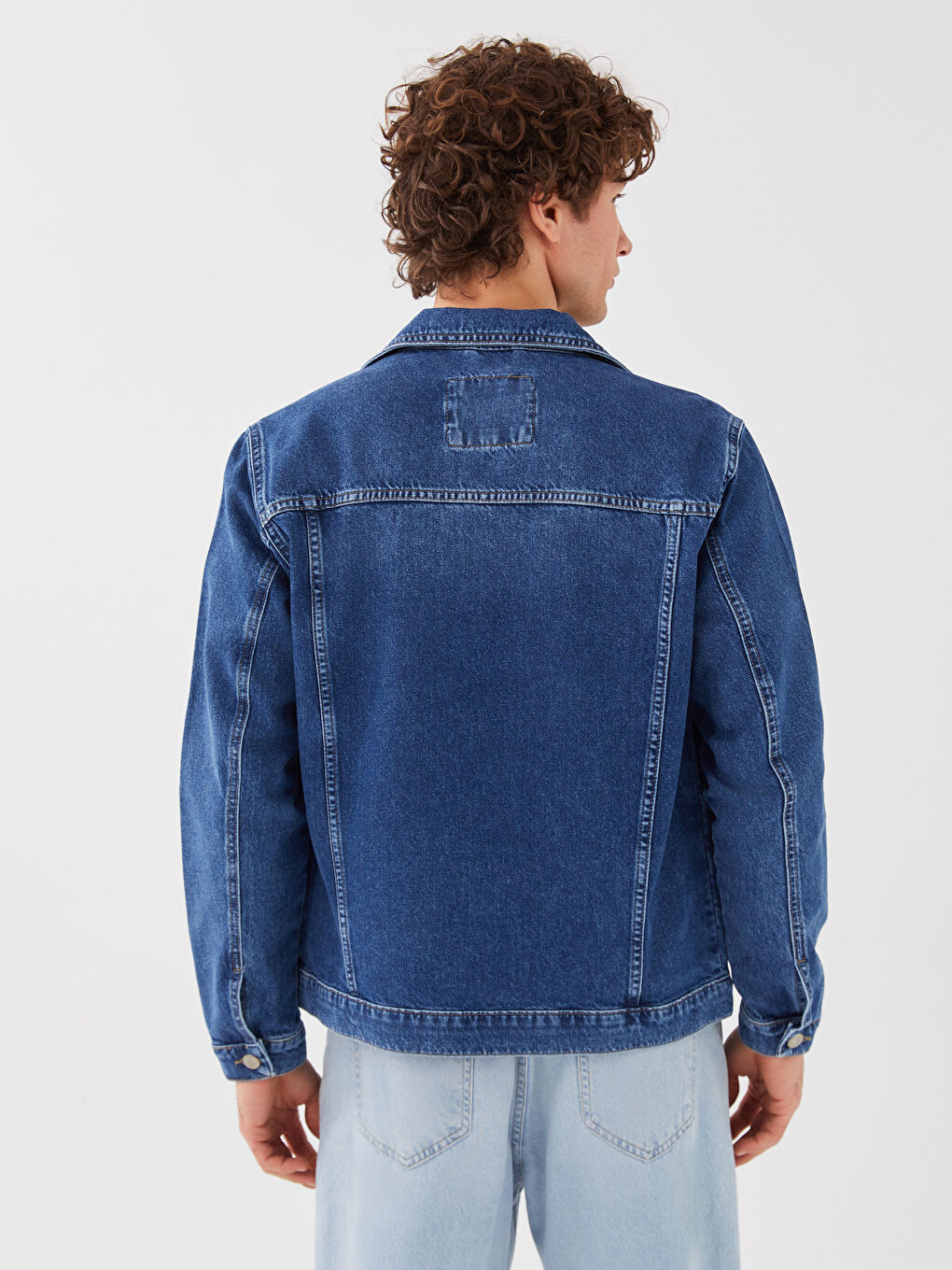 Standard Fit Men's Denim Jacket-4