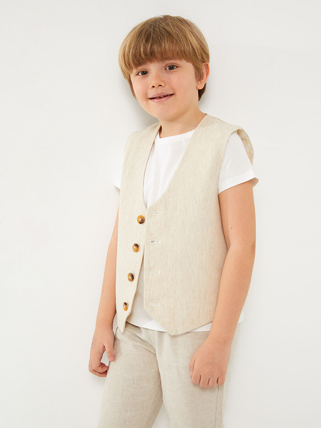 Ekru V Yaka Keten Karışımlı Erkek Çocuk Yelek-1