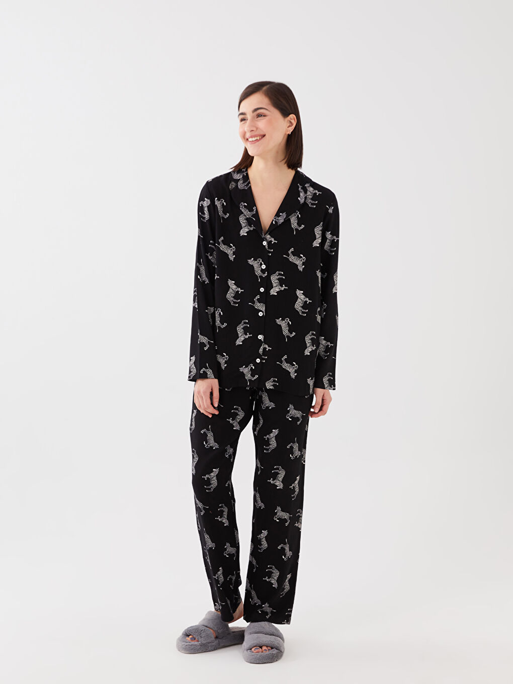 Siyah Gömlek Yaka Desenli Kadın Pijama Takımı-1