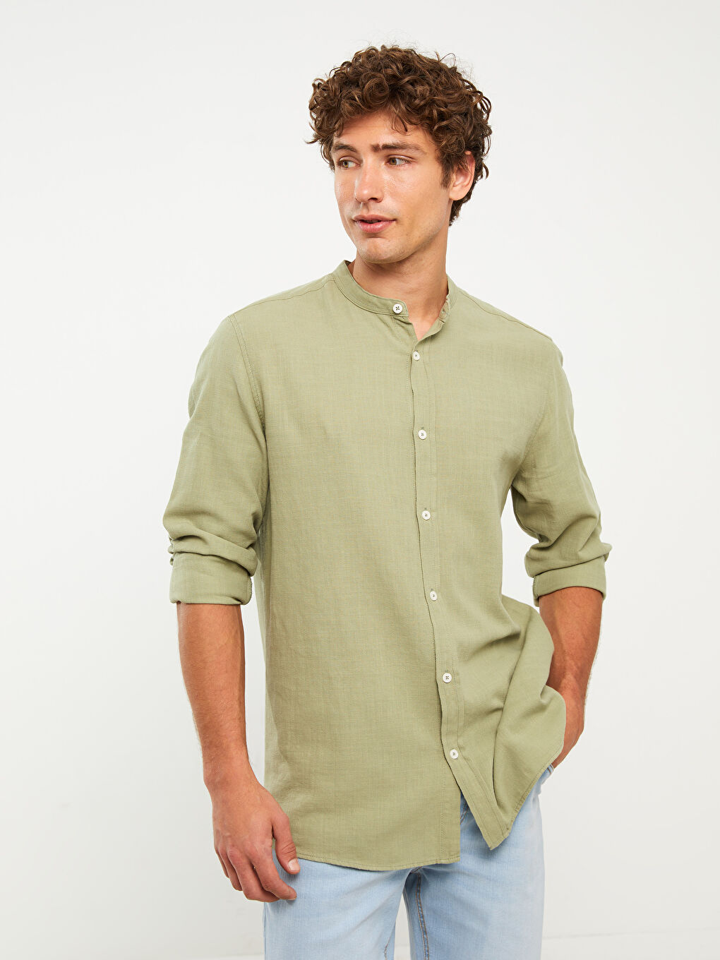 Ерлерге арналған ұзын жеңді стандартты пішімді жейде